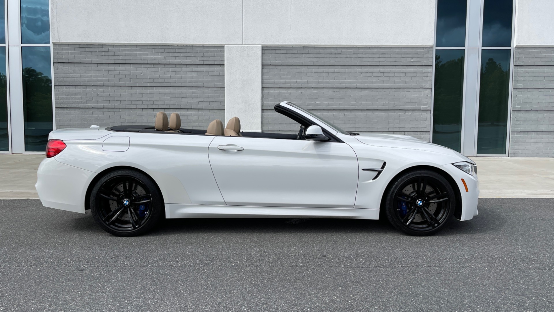 Used 2016 BMW M4 CONVERTIBLE 3.0L / 7-SPD AUTO / EXECUTIVE / ADAPT M SUSP / REARVIEW for sale Sold at Formula Imports in Charlotte NC 28227 5