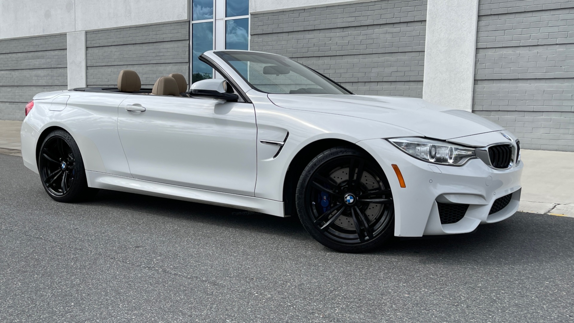 Used 2016 BMW M4 CONVERTIBLE 3.0L / 7-SPD AUTO / EXECUTIVE / ADAPT M SUSP / REARVIEW for sale Sold at Formula Imports in Charlotte NC 28227 7