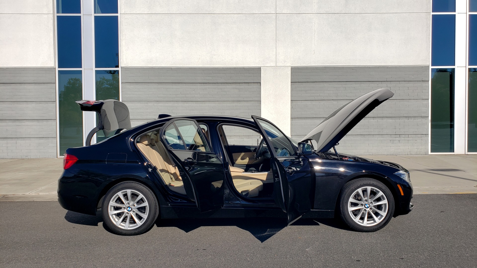 Used 2018 BMW 3 SERIES 320IXDRIVE 2.0L SEDAN / HEATED SEATS / REARVIEW for sale Sold at Formula Imports in Charlotte NC 28227 10