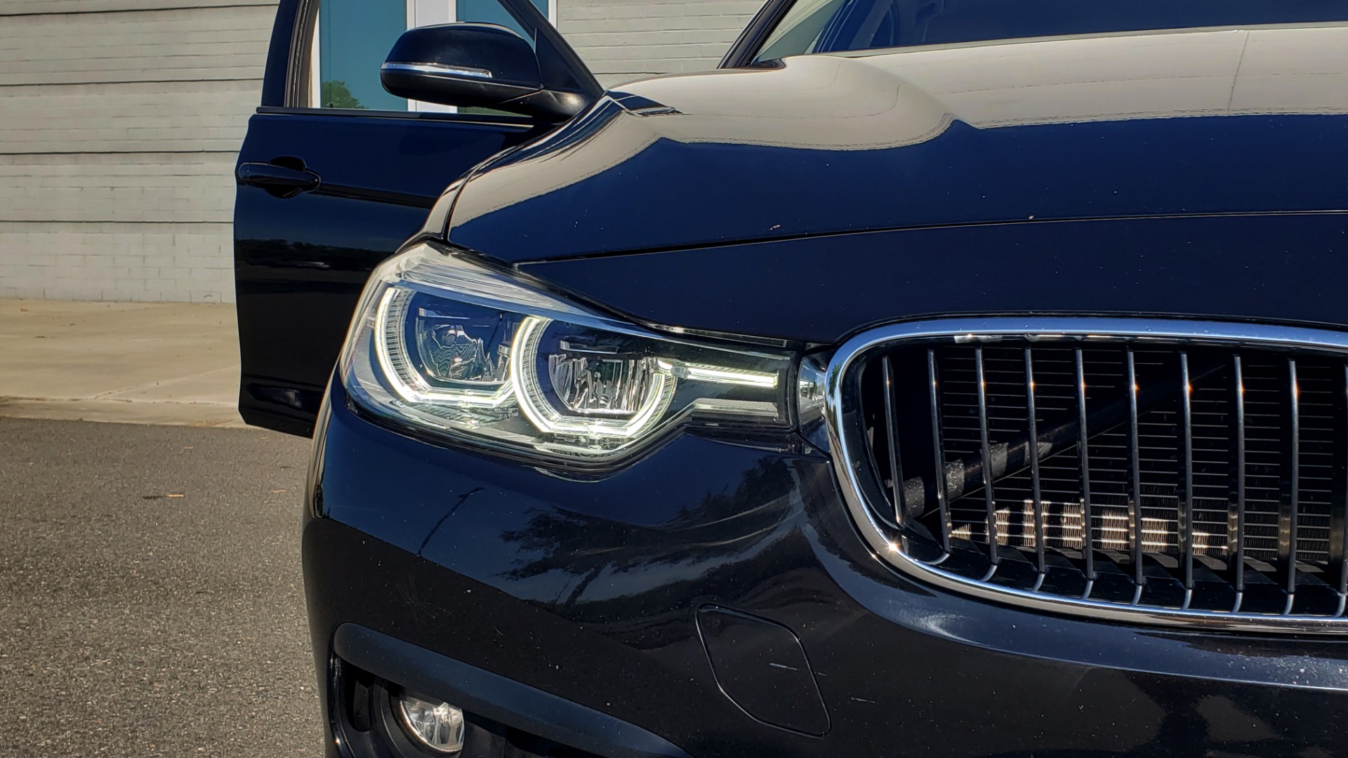 Used 2018 BMW 3 SERIES 320IXDRIVE 2.0L SEDAN / HEATED SEATS / REARVIEW for sale Sold at Formula Imports in Charlotte NC 28227 19