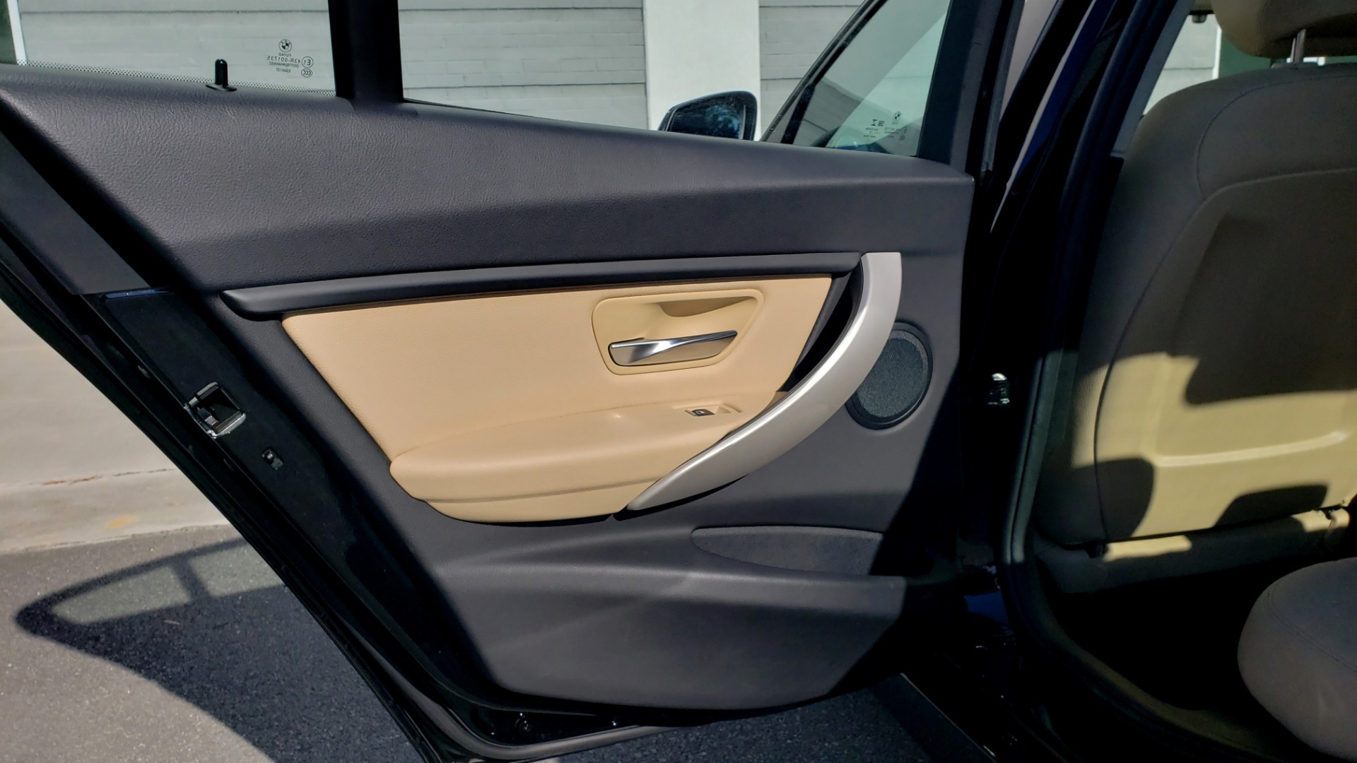 Used 2018 BMW 3 SERIES 320IXDRIVE 2.0L SEDAN / HEATED SEATS / REARVIEW for sale Sold at Formula Imports in Charlotte NC 28227 53