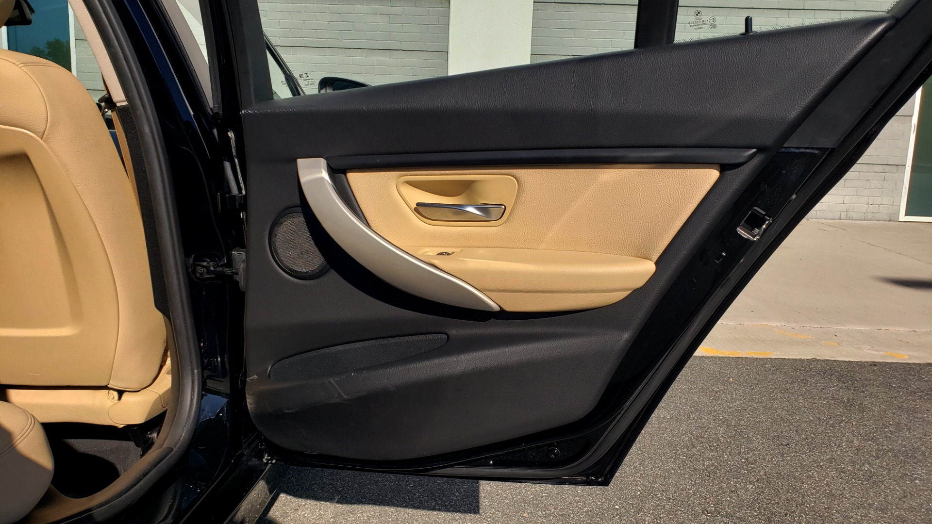 Used 2018 BMW 3 SERIES 320IXDRIVE 2.0L SEDAN / HEATED SEATS / REARVIEW for sale Sold at Formula Imports in Charlotte NC 28227 61