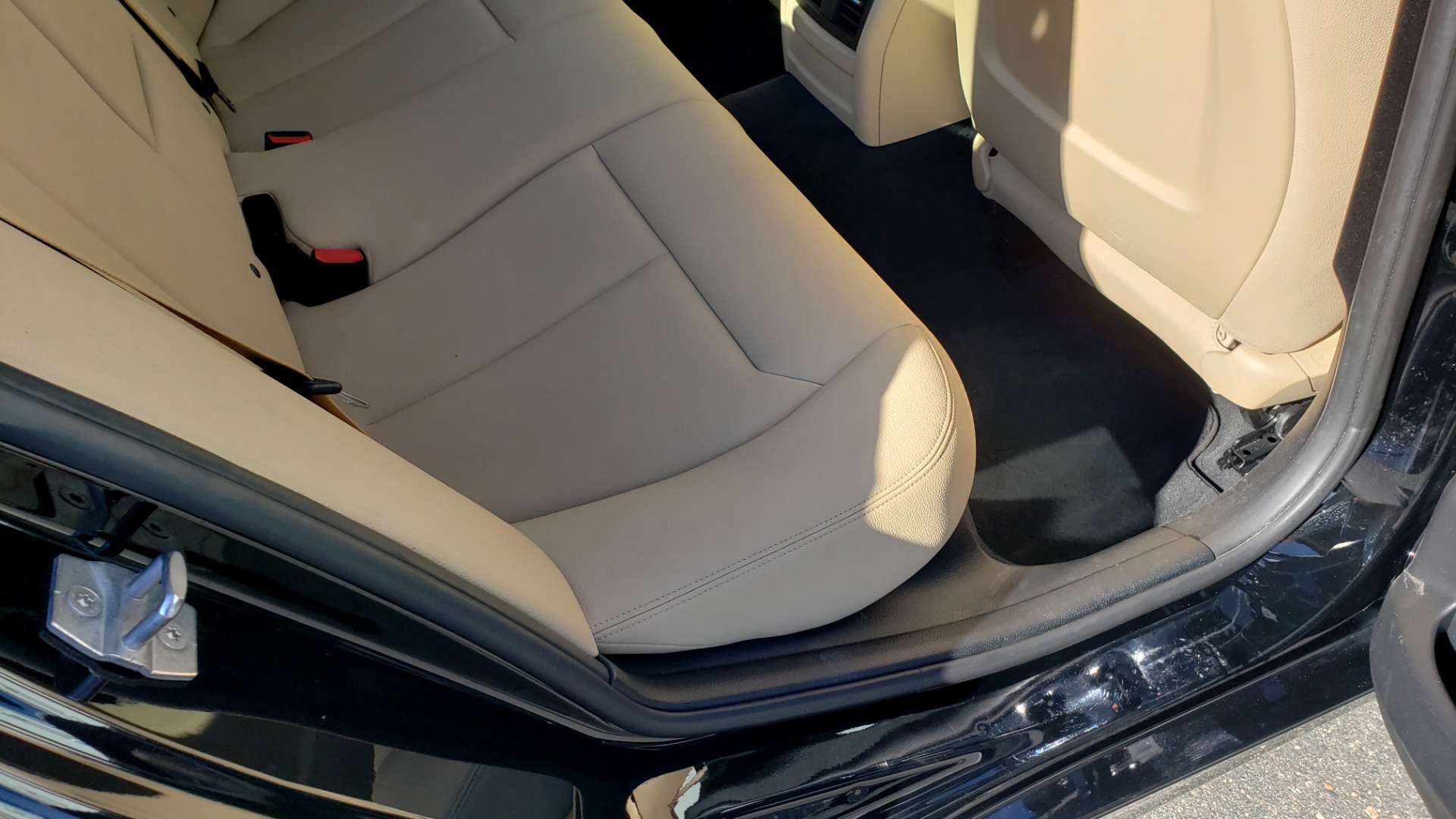 Used 2018 BMW 3 SERIES 320IXDRIVE 2.0L SEDAN / HEATED SEATS / REARVIEW for sale Sold at Formula Imports in Charlotte NC 28227 62