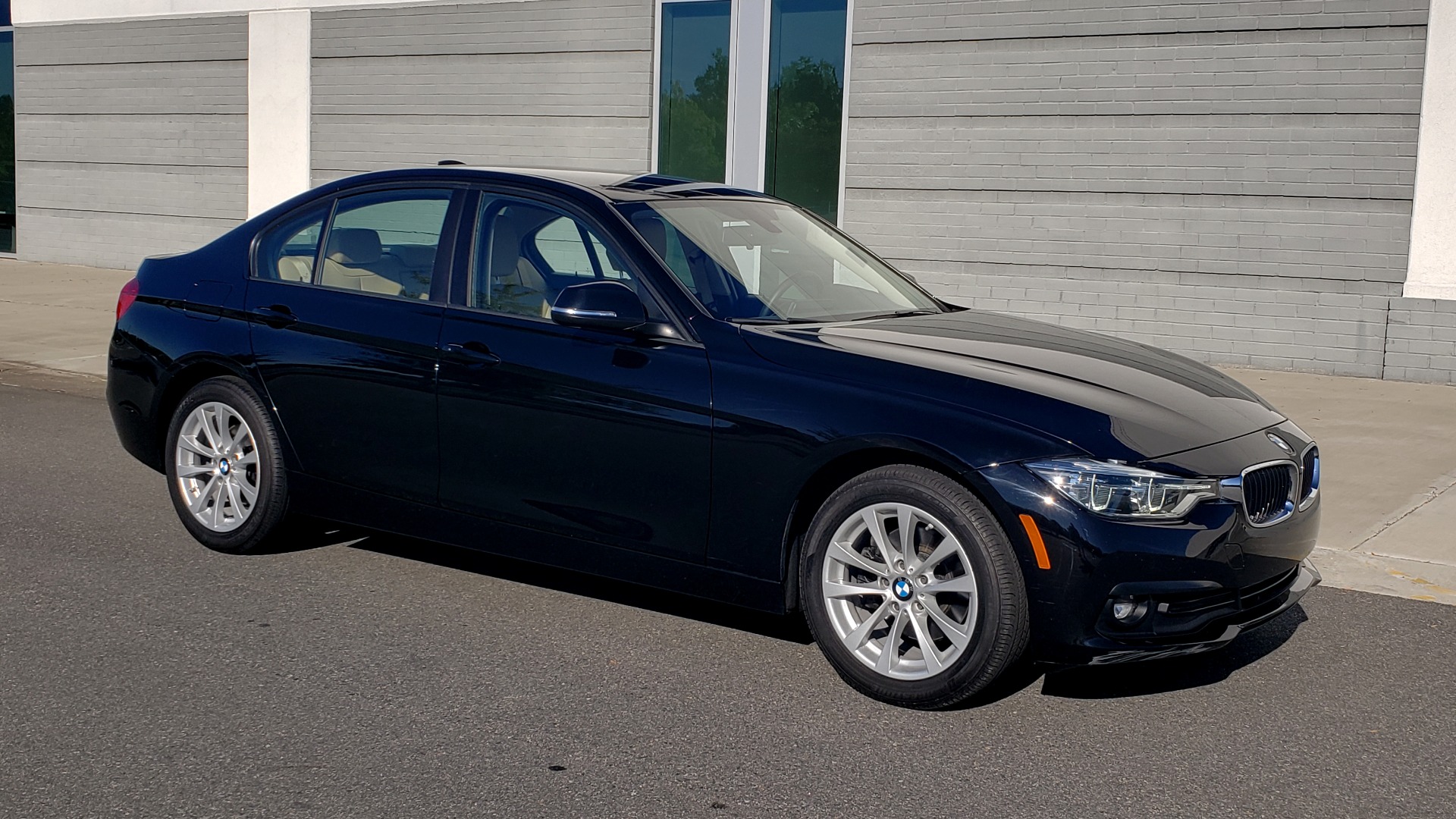 Used 2018 BMW 3 SERIES 320IXDRIVE 2.0L SEDAN / HEATED SEATS / REARVIEW for sale Sold at Formula Imports in Charlotte NC 28227 9