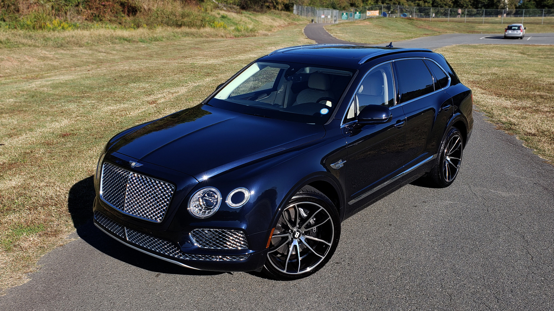 Used 2017 Bentley BENTAYGA W12 600HP / NAV / AWD / PANO-ROOF / BACK-UP CAMERA for sale Sold at Formula Imports in Charlotte NC 28227 2