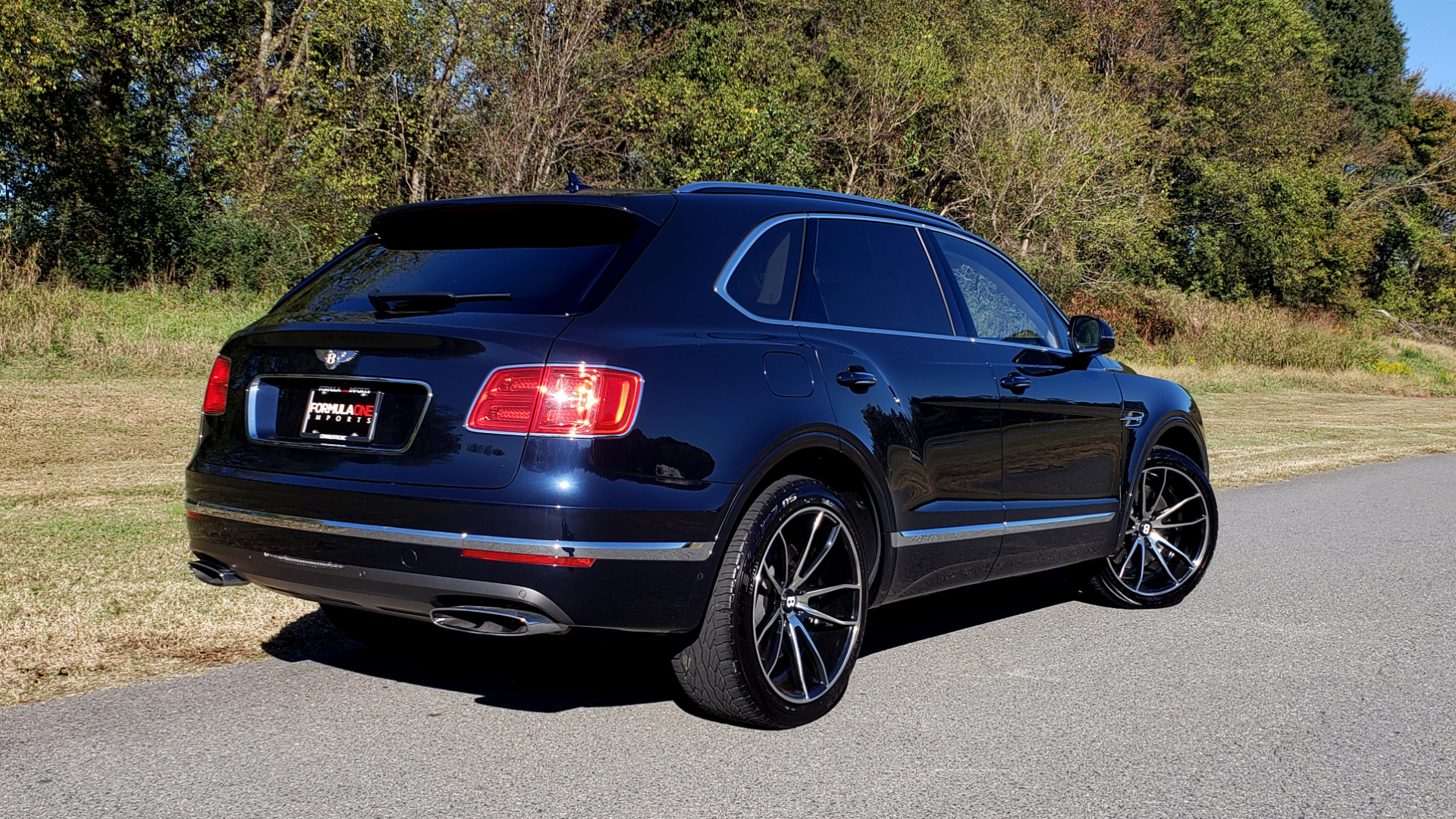 Used 2017 Bentley BENTAYGA W12 600HP / NAV / AWD / PANO-ROOF / BACK-UP CAMERA for sale Sold at Formula Imports in Charlotte NC 28227 20