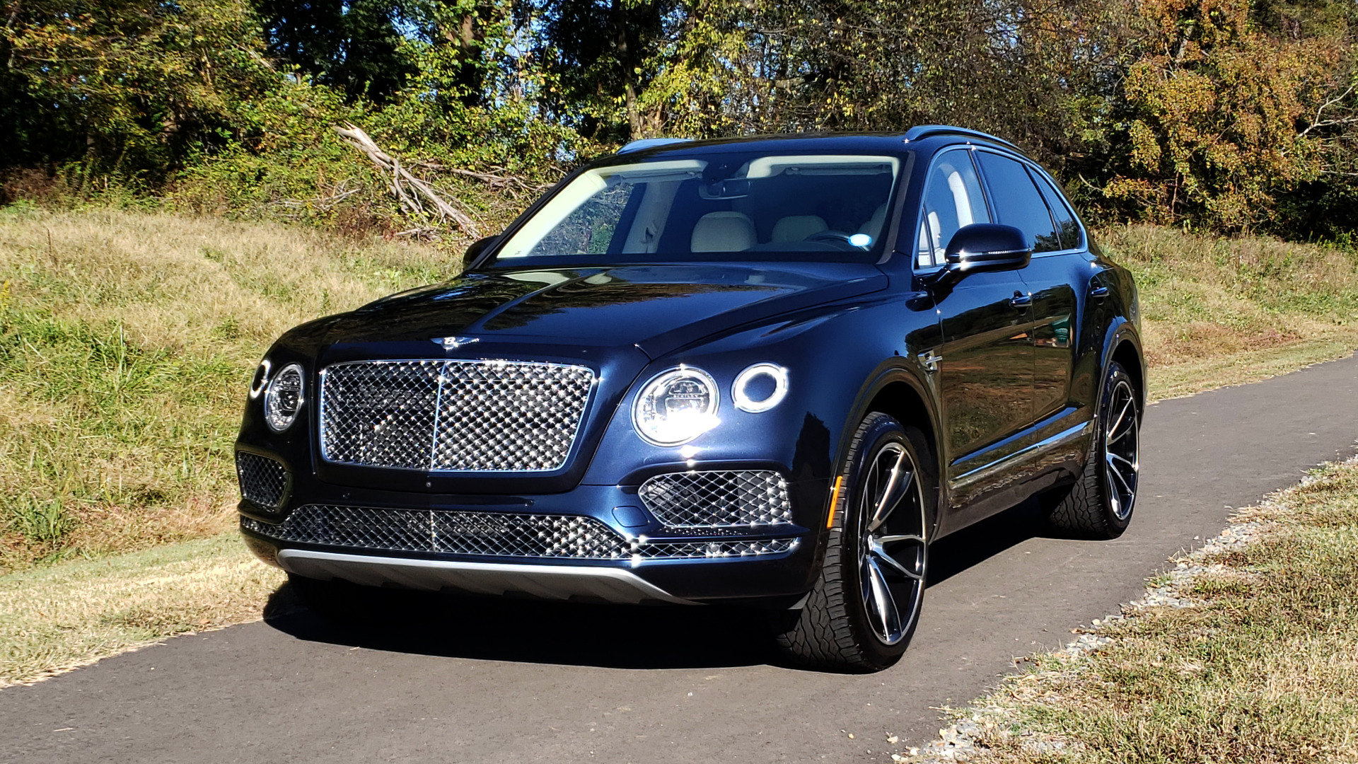 Used 2017 Bentley BENTAYGA W12 600HP / NAV / AWD / PANO-ROOF / BACK-UP CAMERA for sale Sold at Formula Imports in Charlotte NC 28227 47