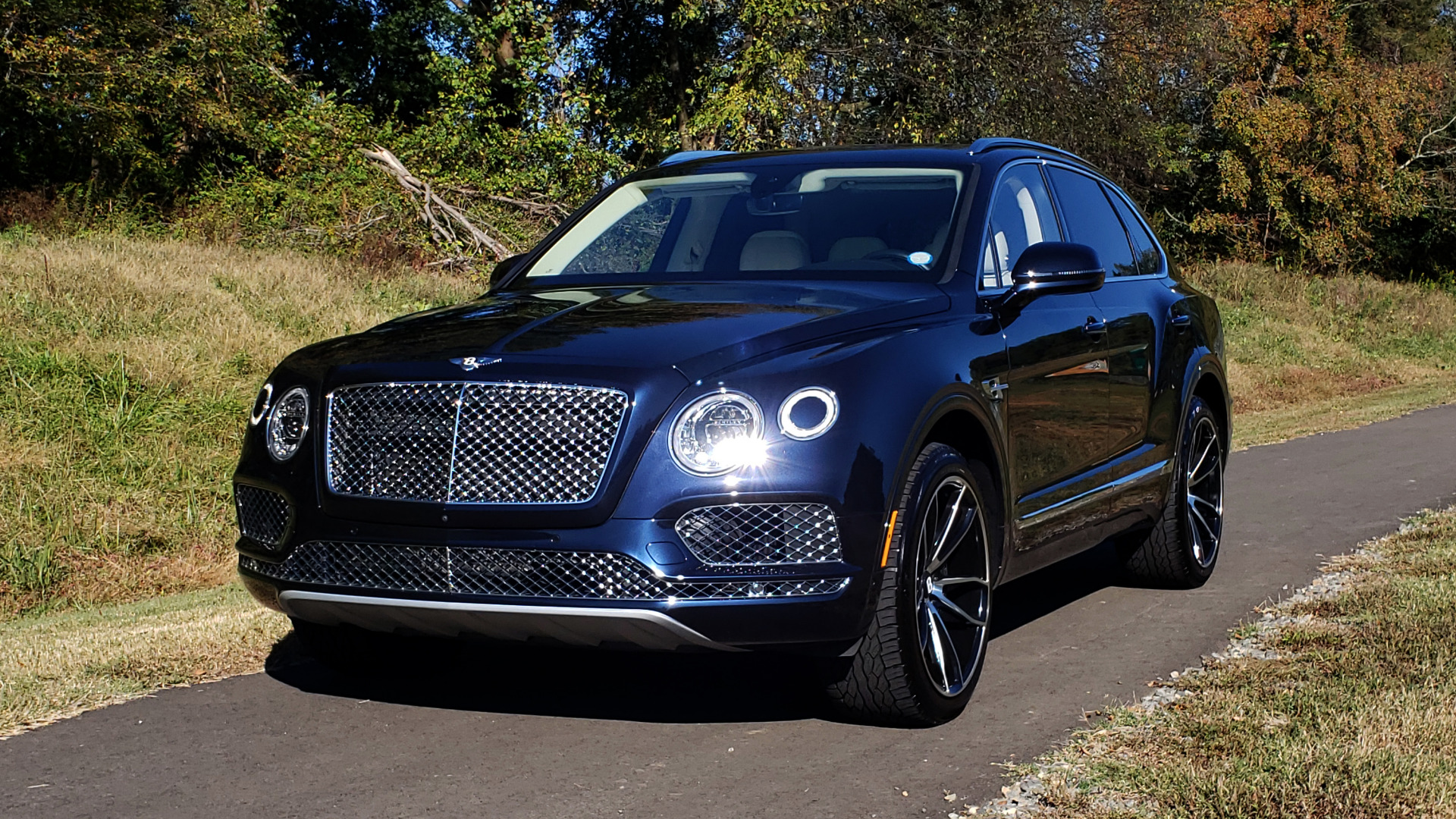 Used 2017 Bentley BENTAYGA W12 600HP / NAV / AWD / PANO-ROOF / BACK-UP CAMERA for sale Sold at Formula Imports in Charlotte NC 28227 48