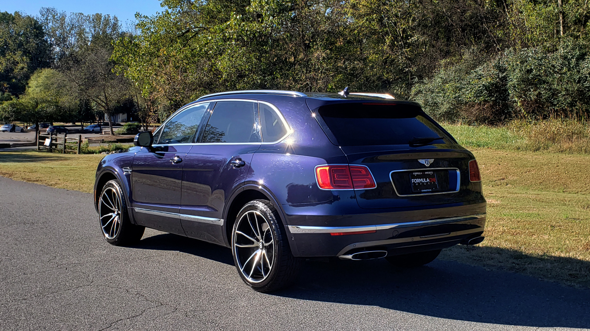 Used 2017 Bentley BENTAYGA W12 600HP / NAV / AWD / PANO-ROOF / BACK-UP CAMERA for sale Sold at Formula Imports in Charlotte NC 28227 5