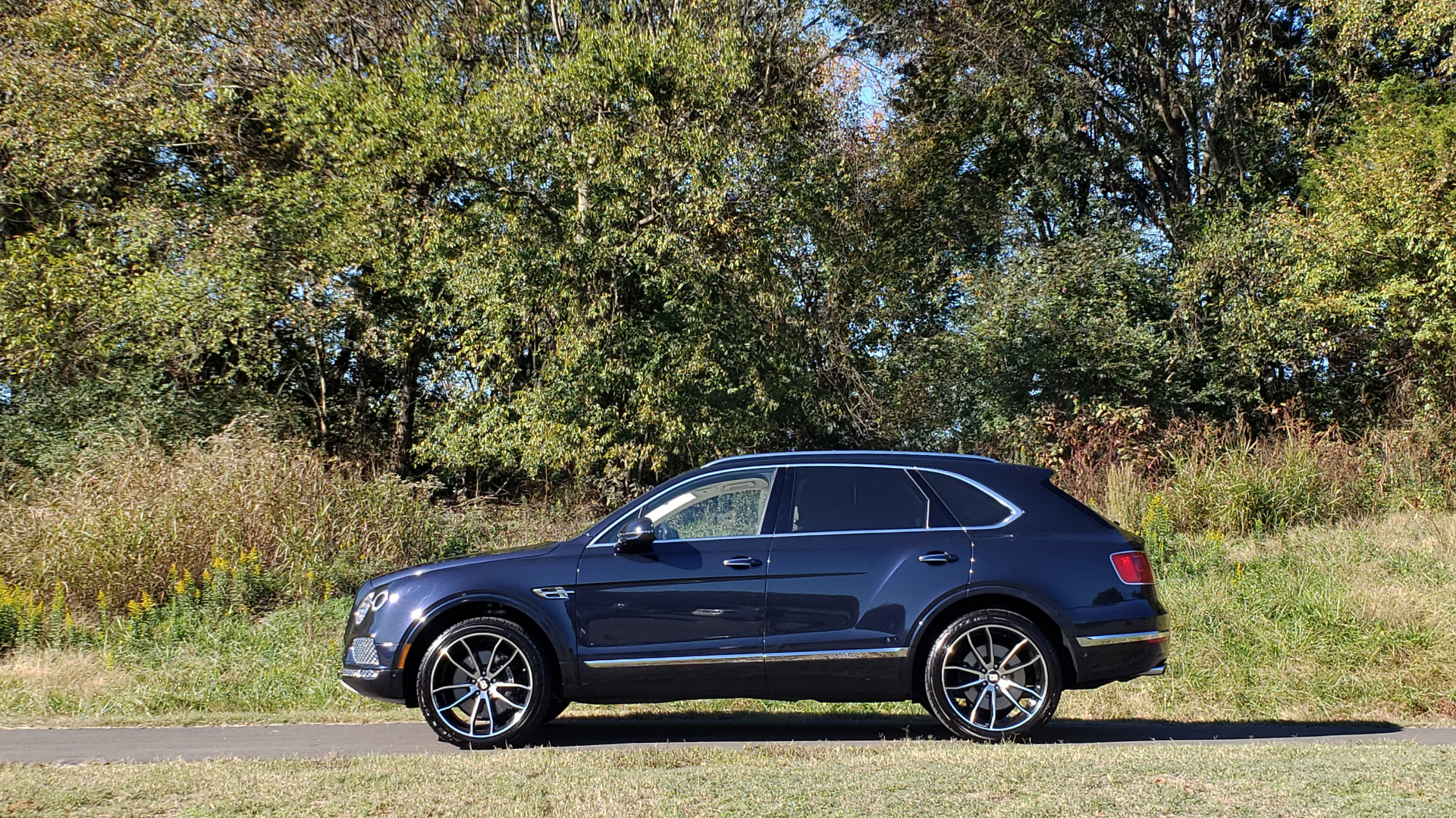 Used 2017 Bentley BENTAYGA W12 600HP / NAV / AWD / PANO-ROOF / BACK-UP CAMERA for sale Sold at Formula Imports in Charlotte NC 28227 51