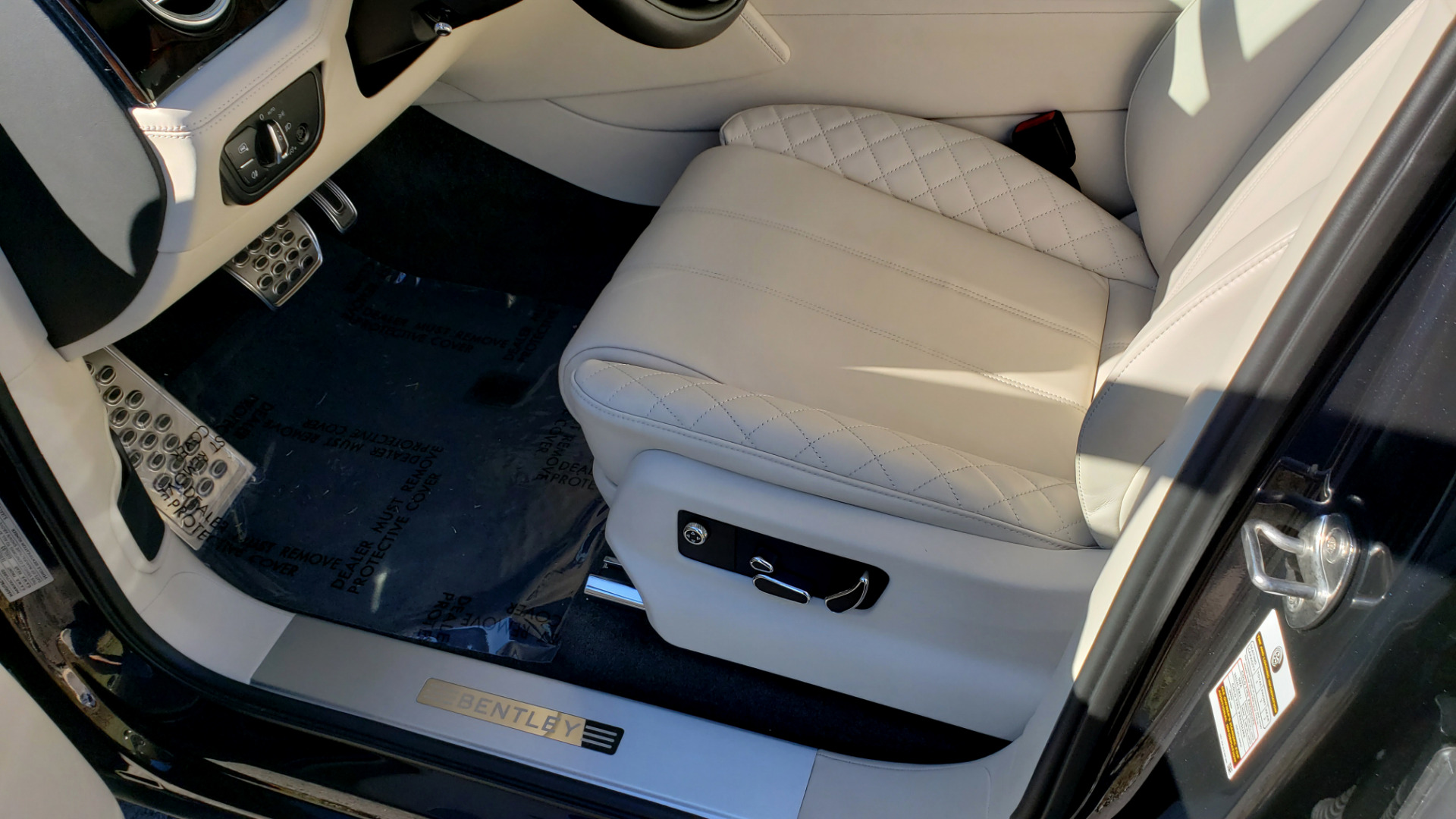 Used 2017 Bentley BENTAYGA W12 600HP / NAV / AWD / PANO-ROOF / BACK-UP CAMERA for sale Sold at Formula Imports in Charlotte NC 28227 56