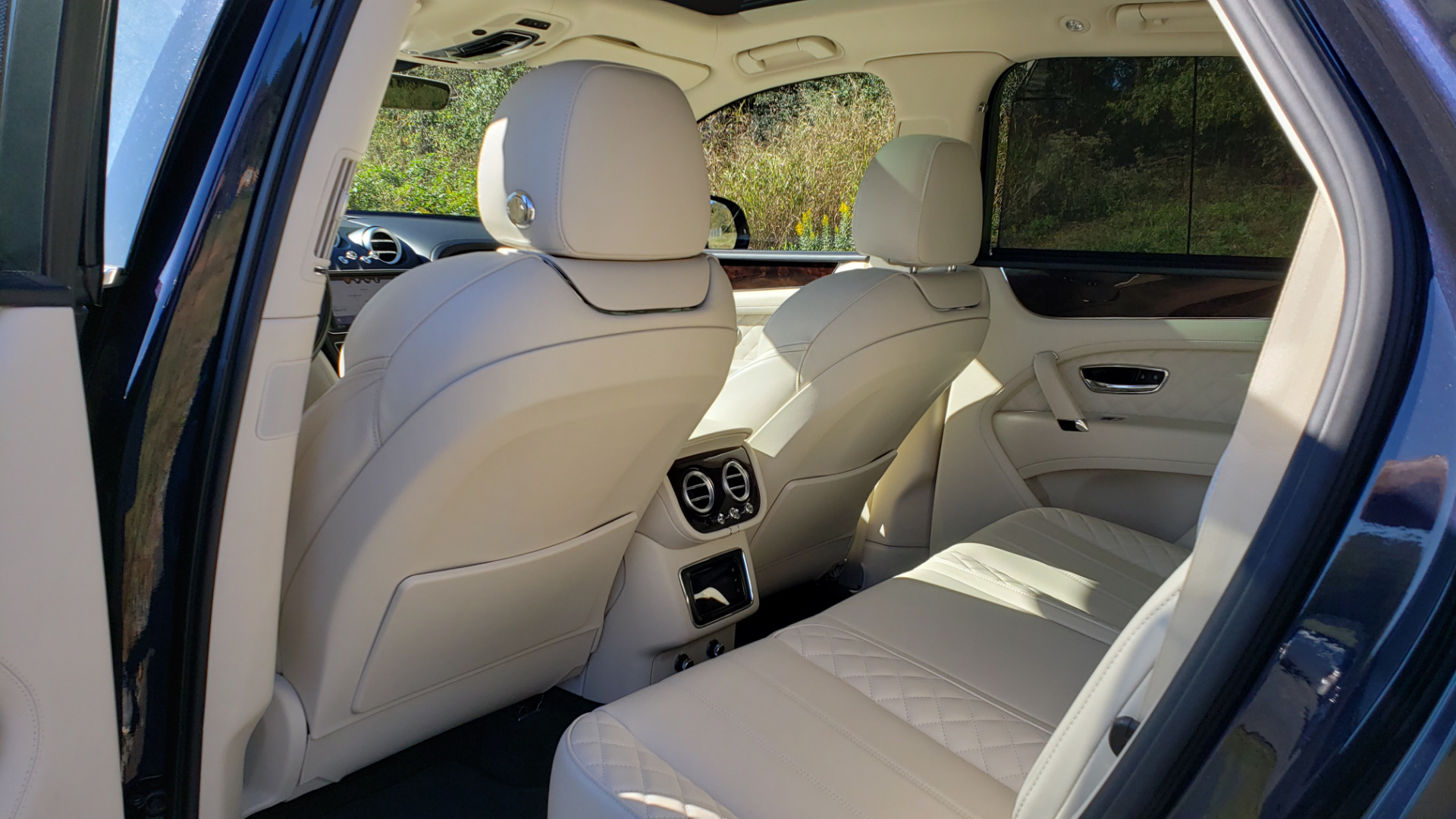 Used 2017 Bentley BENTAYGA W12 600HP / NAV / AWD / PANO-ROOF / BACK-UP CAMERA for sale Sold at Formula Imports in Charlotte NC 28227 83