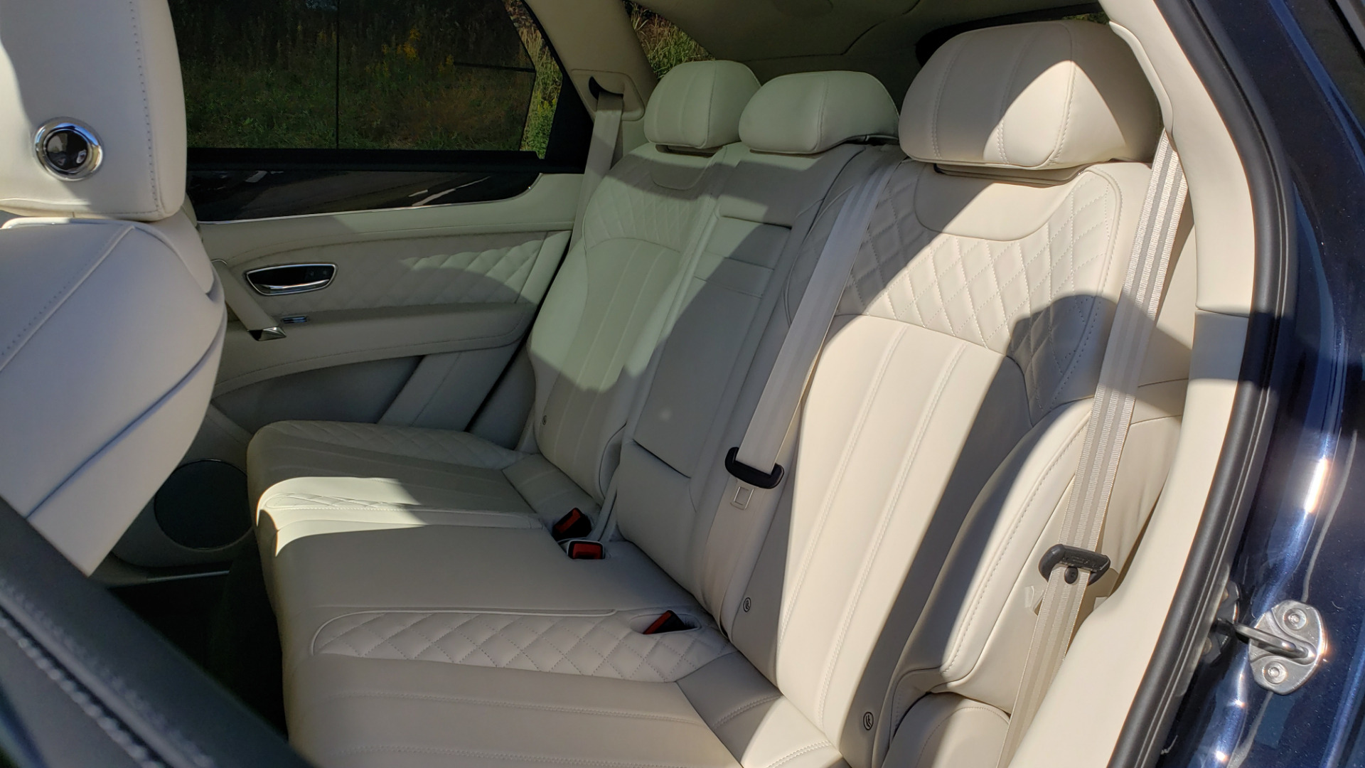 Used 2017 Bentley BENTAYGA W12 600HP / NAV / AWD / PANO-ROOF / BACK-UP CAMERA for sale Sold at Formula Imports in Charlotte NC 28227 84