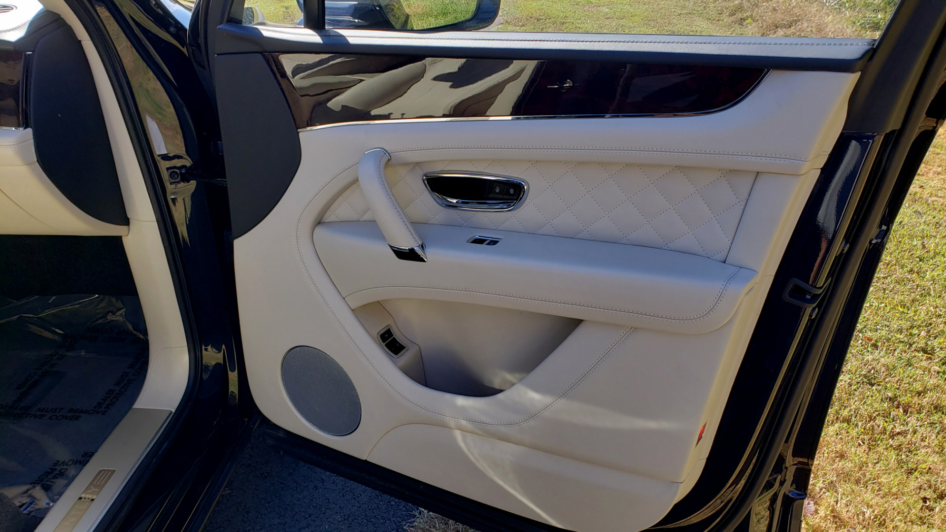Used 2017 Bentley BENTAYGA W12 600HP / NAV / AWD / PANO-ROOF / BACK-UP CAMERA for sale Sold at Formula Imports in Charlotte NC 28227 86