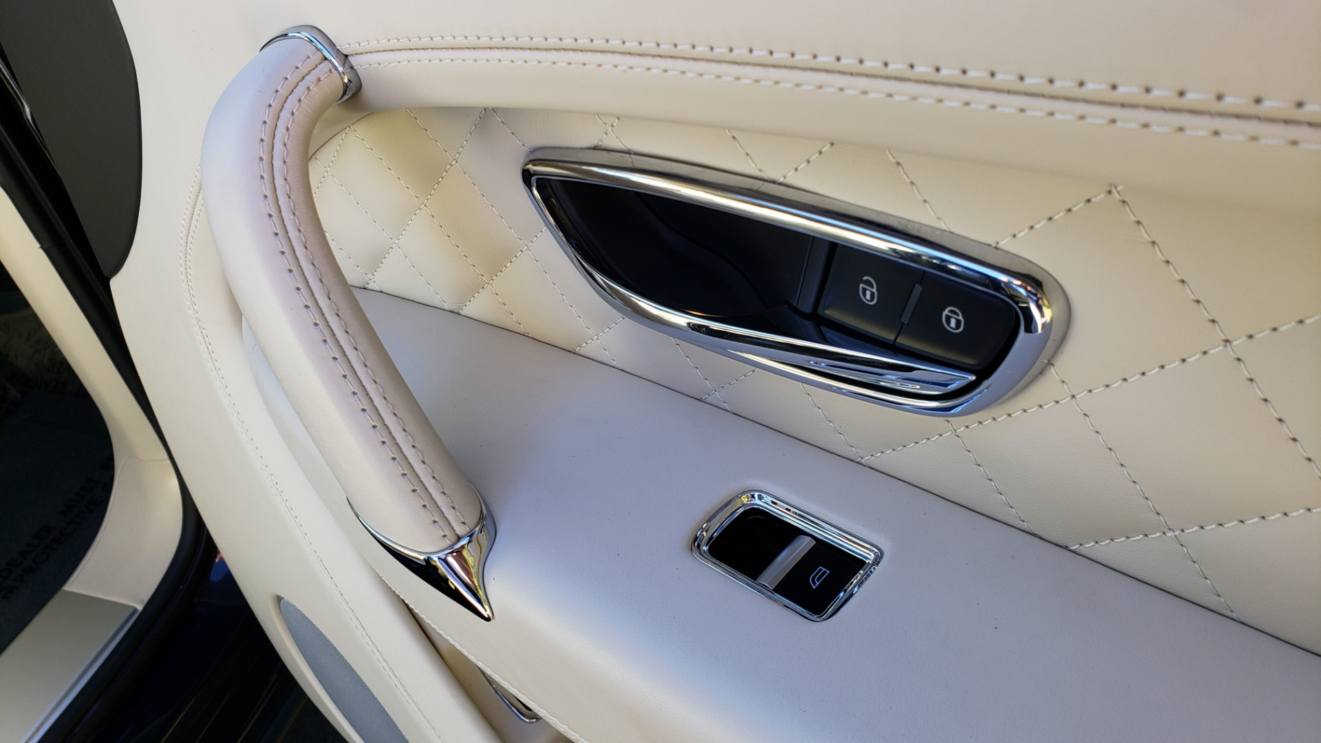 Used 2017 Bentley BENTAYGA W12 600HP / NAV / AWD / PANO-ROOF / BACK-UP CAMERA for sale Sold at Formula Imports in Charlotte NC 28227 87