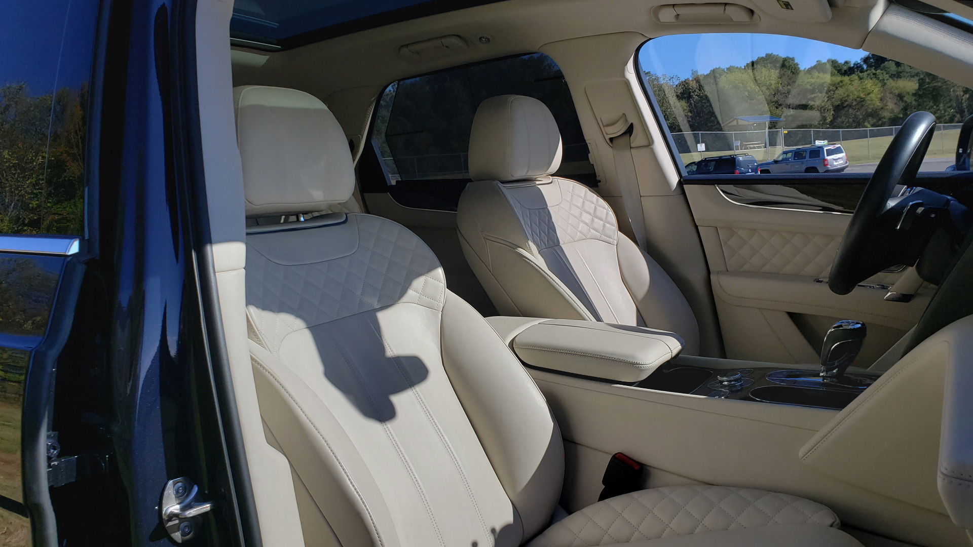 Used 2017 Bentley BENTAYGA W12 600HP / NAV / AWD / PANO-ROOF / BACK-UP CAMERA for sale Sold at Formula Imports in Charlotte NC 28227 90
