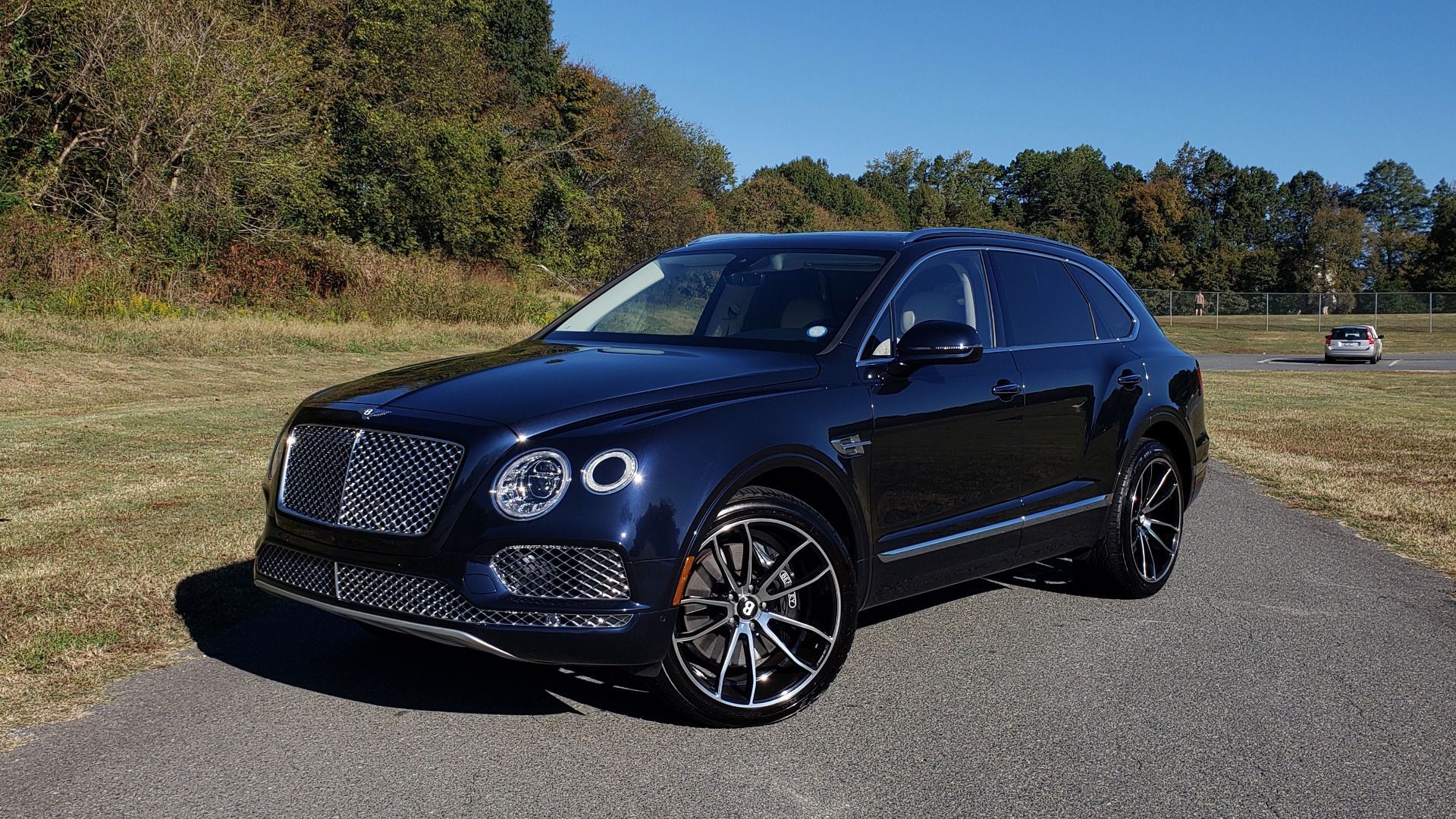 Used 2017 Bentley BENTAYGA W12 600HP / NAV / AWD / PANO-ROOF / BACK-UP CAMERA for sale Sold at Formula Imports in Charlotte NC 28227 1