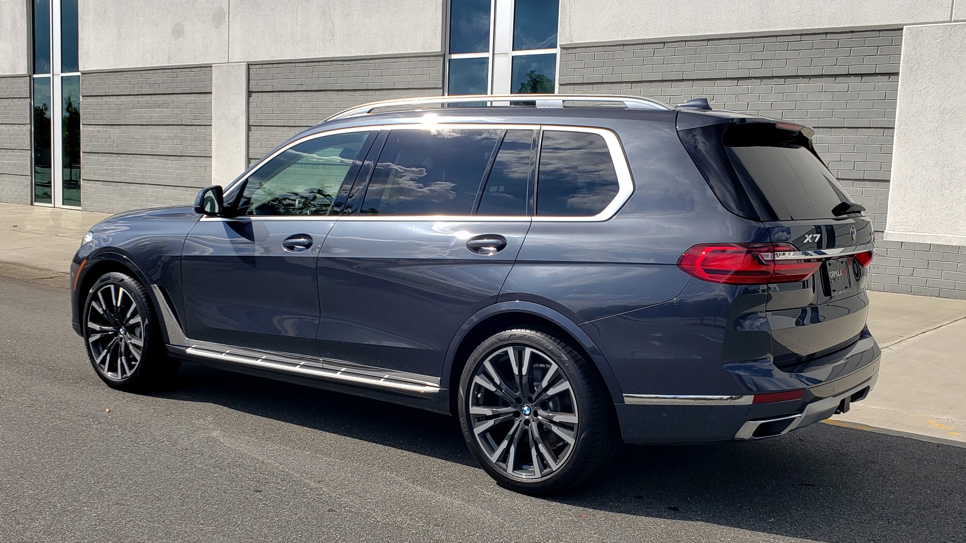 Used 2019 BMW X7 XDRIVE40I PREMIUM / LUXURY / COLD WEATHER / PARK ASST / PANORAMIC SKY / TOW for sale $75,999 at Formula Imports in Charlotte NC 28227 5