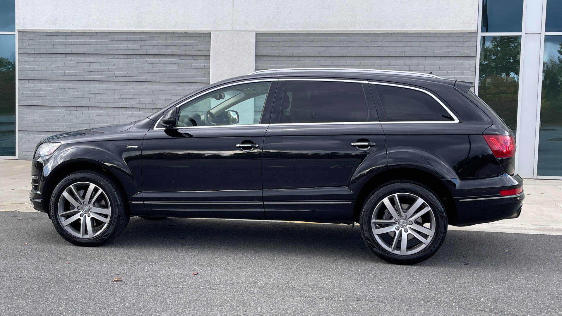 Used 2015 Audi Q7 3.0T PREMIUM PLUS / NAV / PANO-ROOF / BOSE / 3-ROW / REARVIEW for sale Sold at Formula Imports in Charlotte NC 28227 3