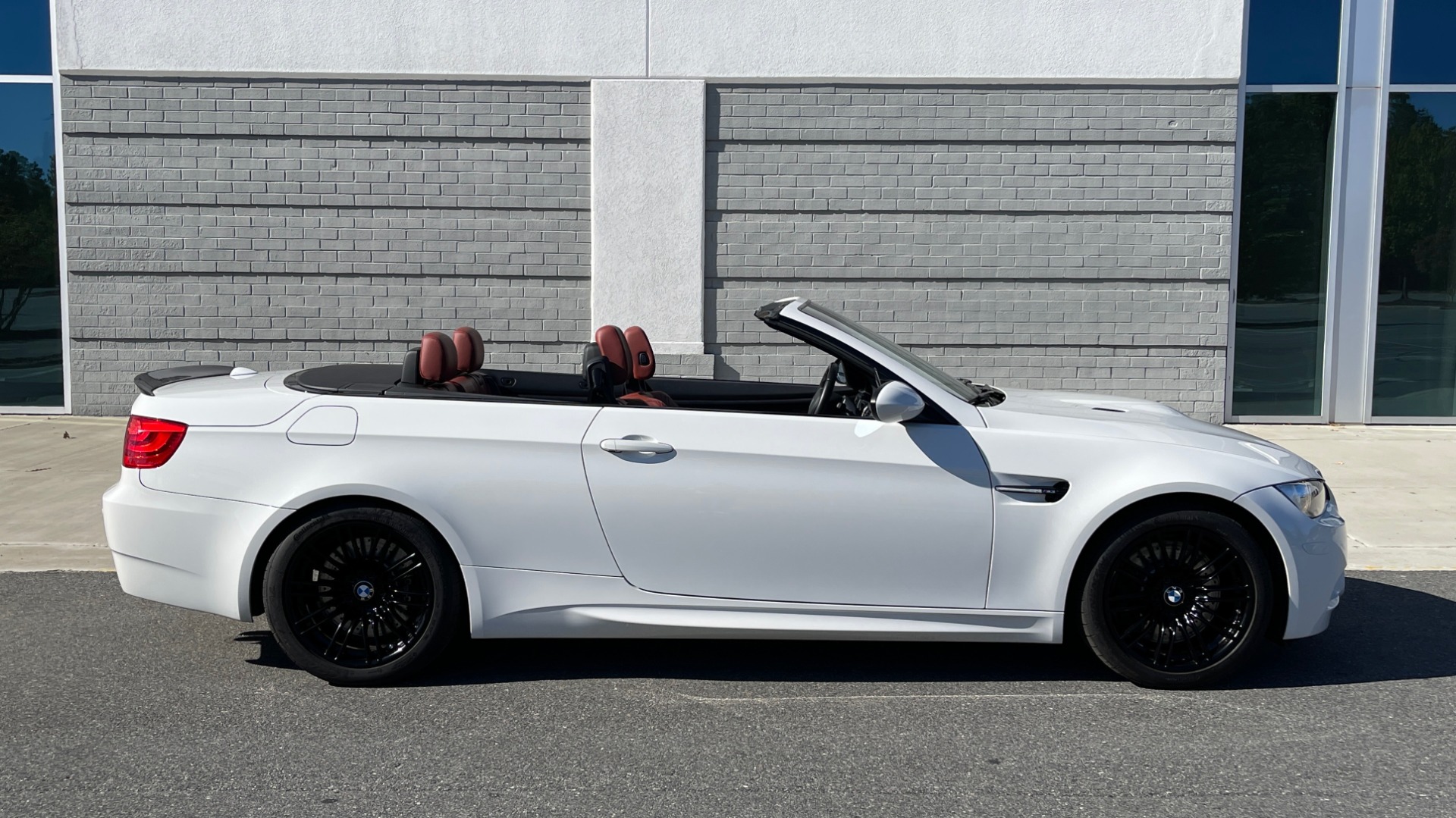 Used 2012 BMW M3 CONVERTIBLE / SC 4.0L V8 / 6-SPD MANUAL / NAV / HTD STS / SIRIUSXM for sale $44,999 at Formula Imports in Charlotte NC 28227 10