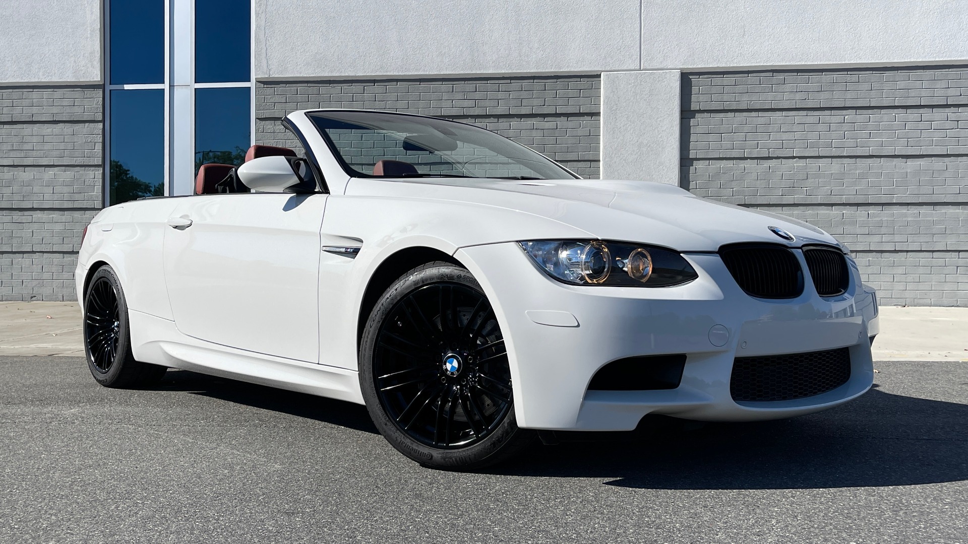 Used 2012 BMW M3 CONVERTIBLE / SC 4.0L V8 / 6-SPD MANUAL / NAV / HTD STS / SIRIUSXM for sale $44,999 at Formula Imports in Charlotte NC 28227 12