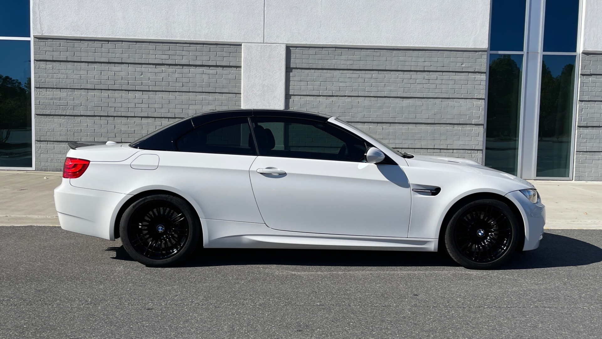 Used 2012 BMW M3 CONVERTIBLE / SC 4.0L V8 / 6-SPD MANUAL / NAV / HTD STS / SIRIUSXM for sale $44,999 at Formula Imports in Charlotte NC 28227 4