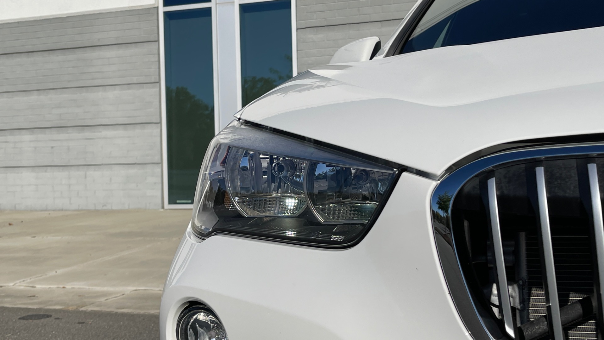 Used 2018 BMW X1 XDRIVE28I / CONV PKG / PANO-ROOF / PARK ASST / REARVIEW for sale $31,995 at Formula Imports in Charlotte NC 28227 12