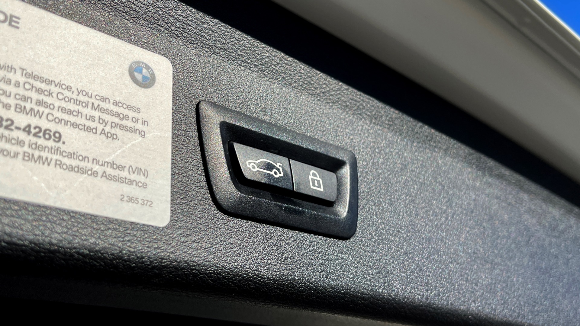 Used 2018 BMW X1 XDRIVE28I / CONV PKG / PANO-ROOF / PARK ASST / REARVIEW for sale $31,995 at Formula Imports in Charlotte NC 28227 20