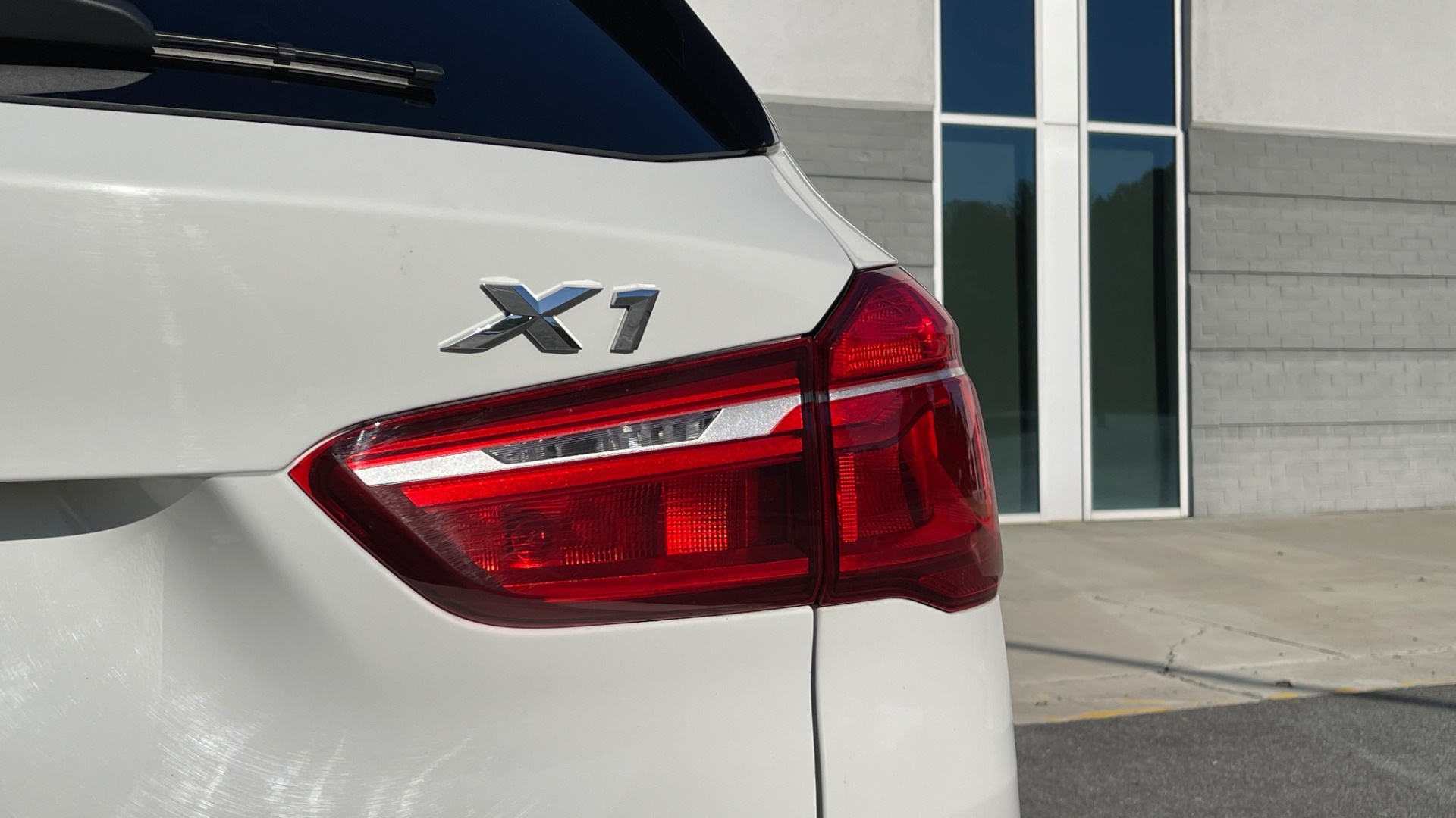 Used 2018 BMW X1 XDRIVE28I / CONV PKG / PANO-ROOF / PARK ASST / REARVIEW for sale $31,995 at Formula Imports in Charlotte NC 28227 23