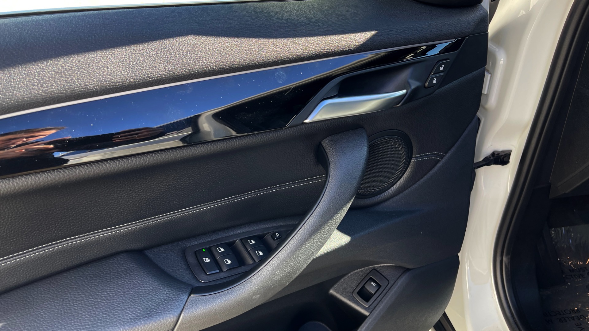 Used 2018 BMW X1 XDRIVE28I / CONV PKG / PANO-ROOF / PARK ASST / REARVIEW for sale $31,995 at Formula Imports in Charlotte NC 28227 25