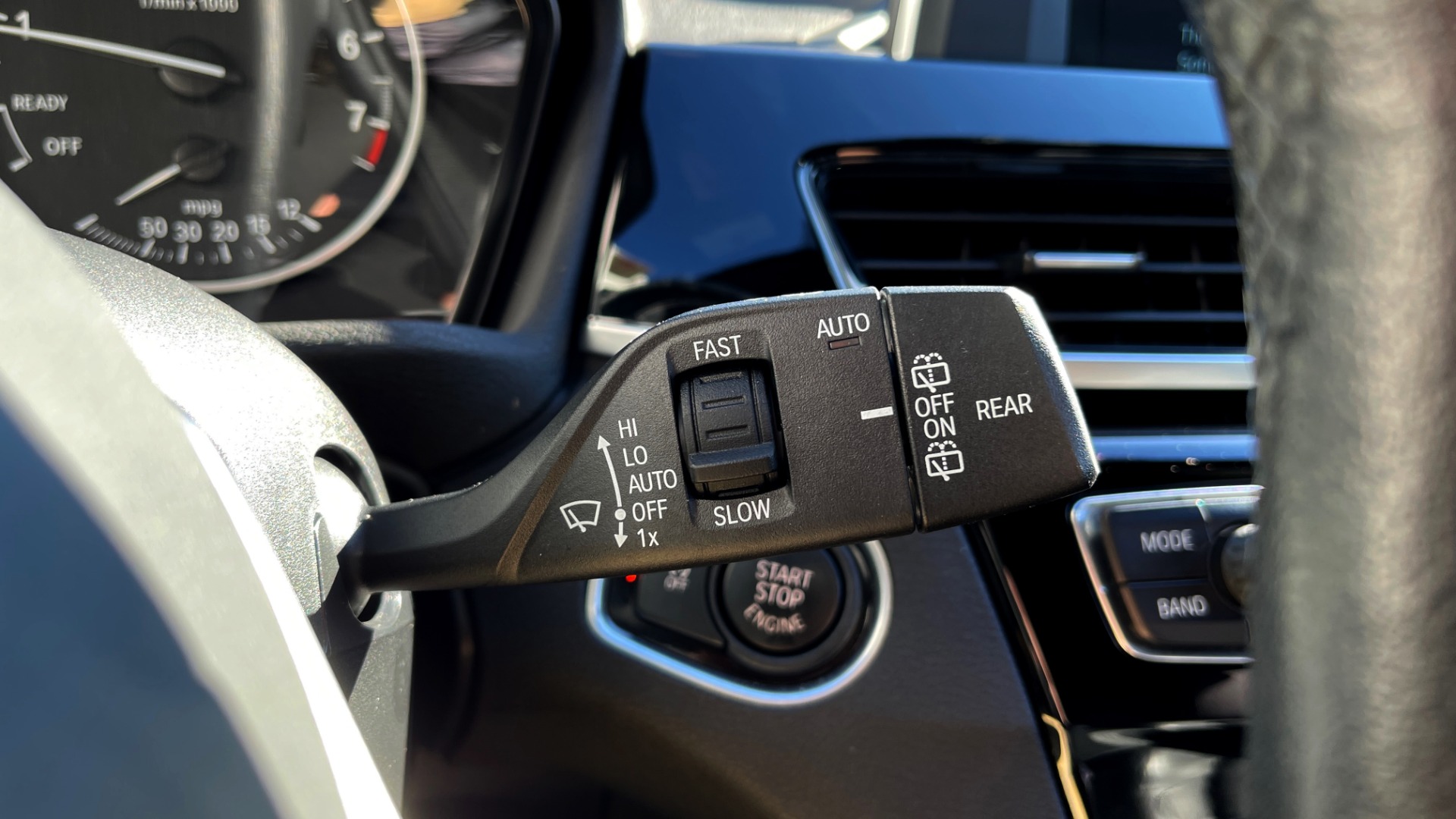 Used 2018 BMW X1 XDRIVE28I / CONV PKG / PANO-ROOF / PARK ASST / REARVIEW for sale $31,995 at Formula Imports in Charlotte NC 28227 31