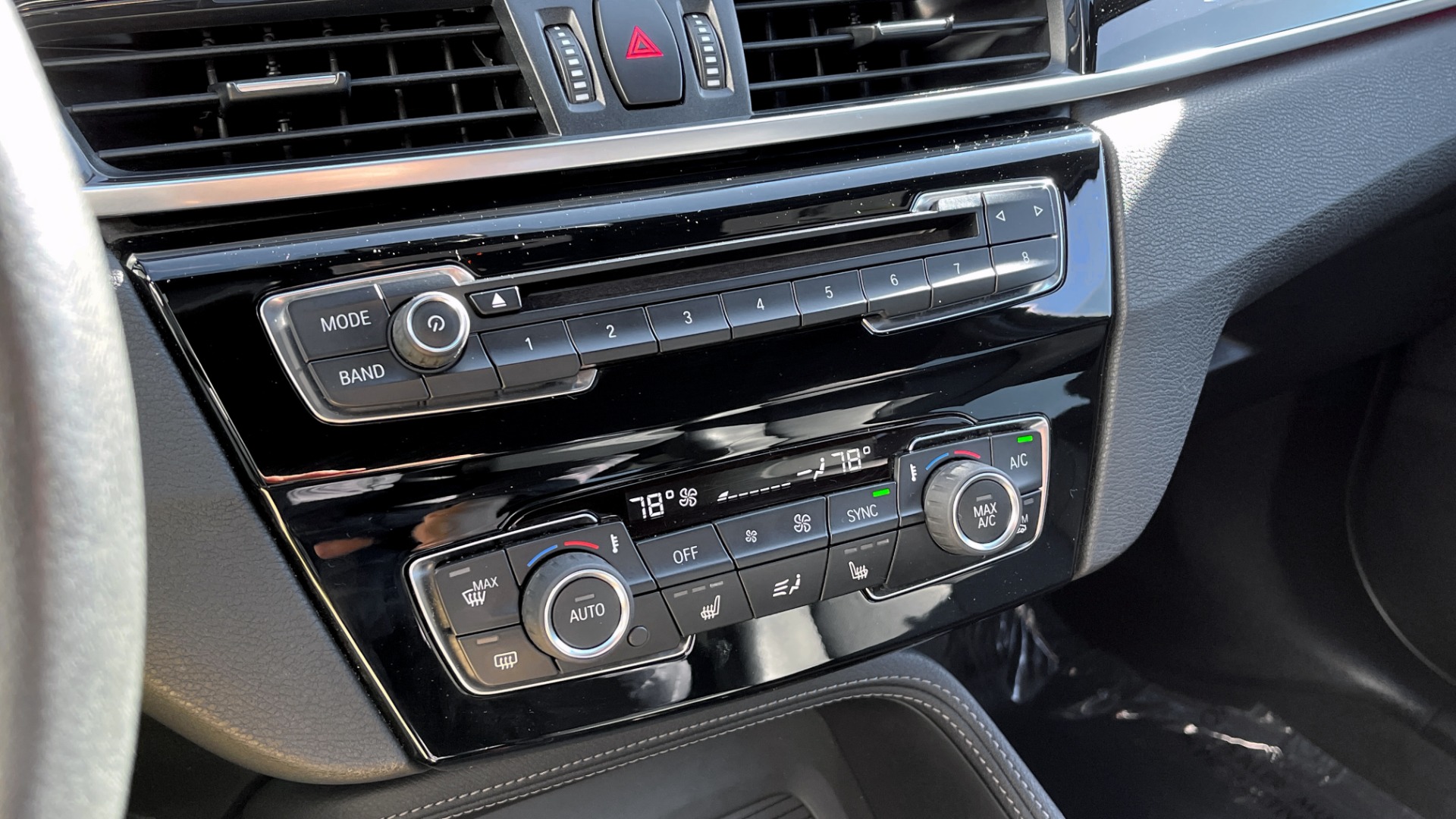 Used 2018 BMW X1 XDRIVE28I / CONV PKG / PANO-ROOF / PARK ASST / REARVIEW for sale $31,995 at Formula Imports in Charlotte NC 28227 36
