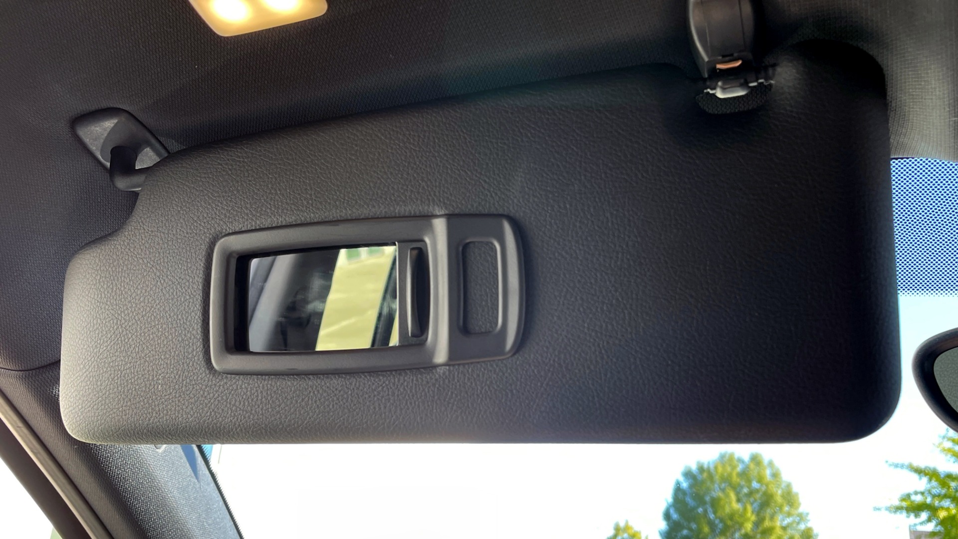 Used 2018 BMW X1 XDRIVE28I / CONV PKG / PANO-ROOF / PARK ASST / REARVIEW for sale $31,995 at Formula Imports in Charlotte NC 28227 41