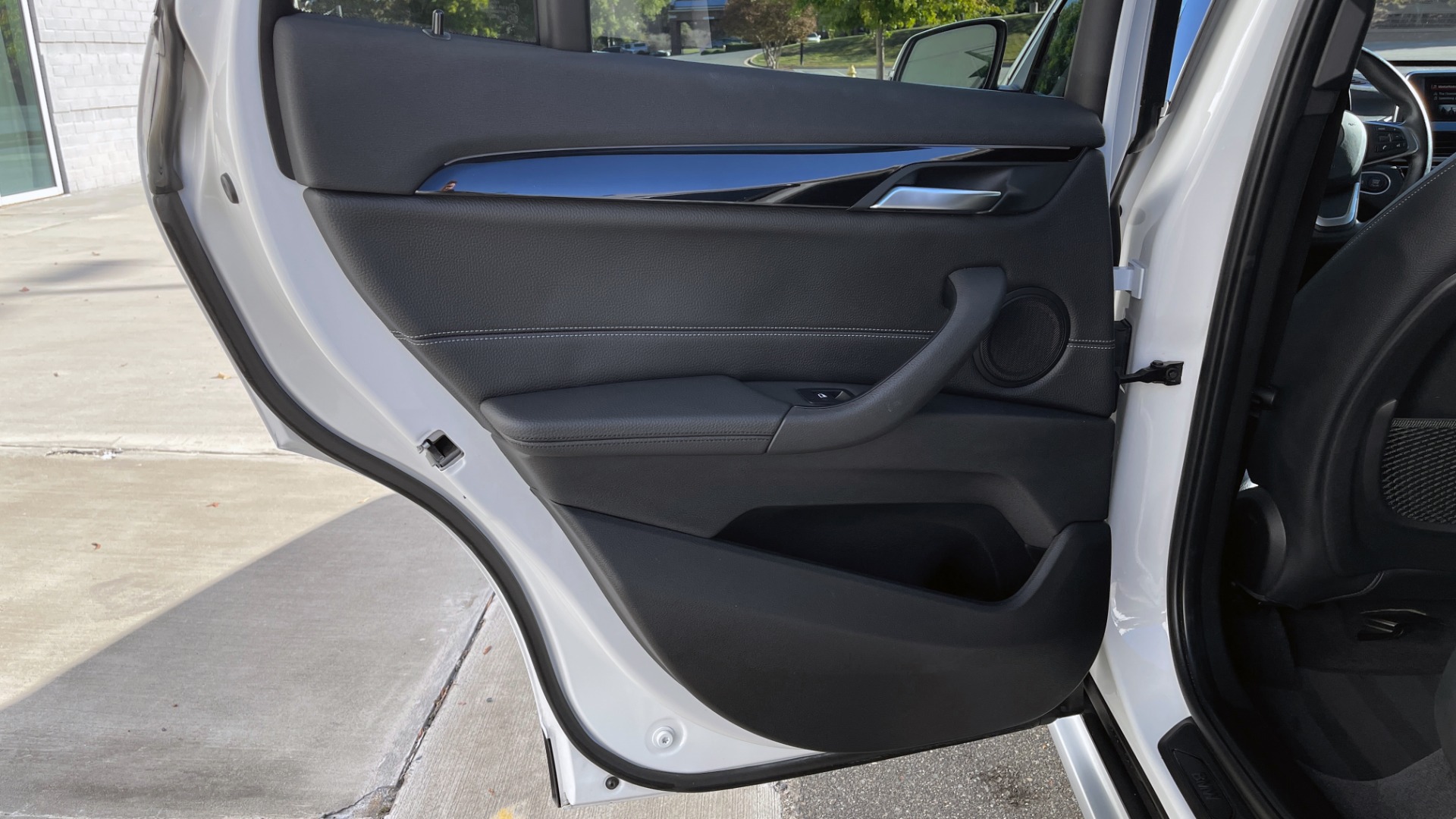 Used 2018 BMW X1 XDRIVE28I / CONV PKG / PANO-ROOF / PARK ASST / REARVIEW for sale $31,995 at Formula Imports in Charlotte NC 28227 42