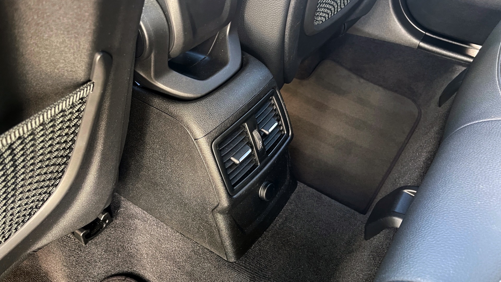 Used 2018 BMW X1 XDRIVE28I / CONV PKG / PANO-ROOF / PARK ASST / REARVIEW for sale $31,995 at Formula Imports in Charlotte NC 28227 47