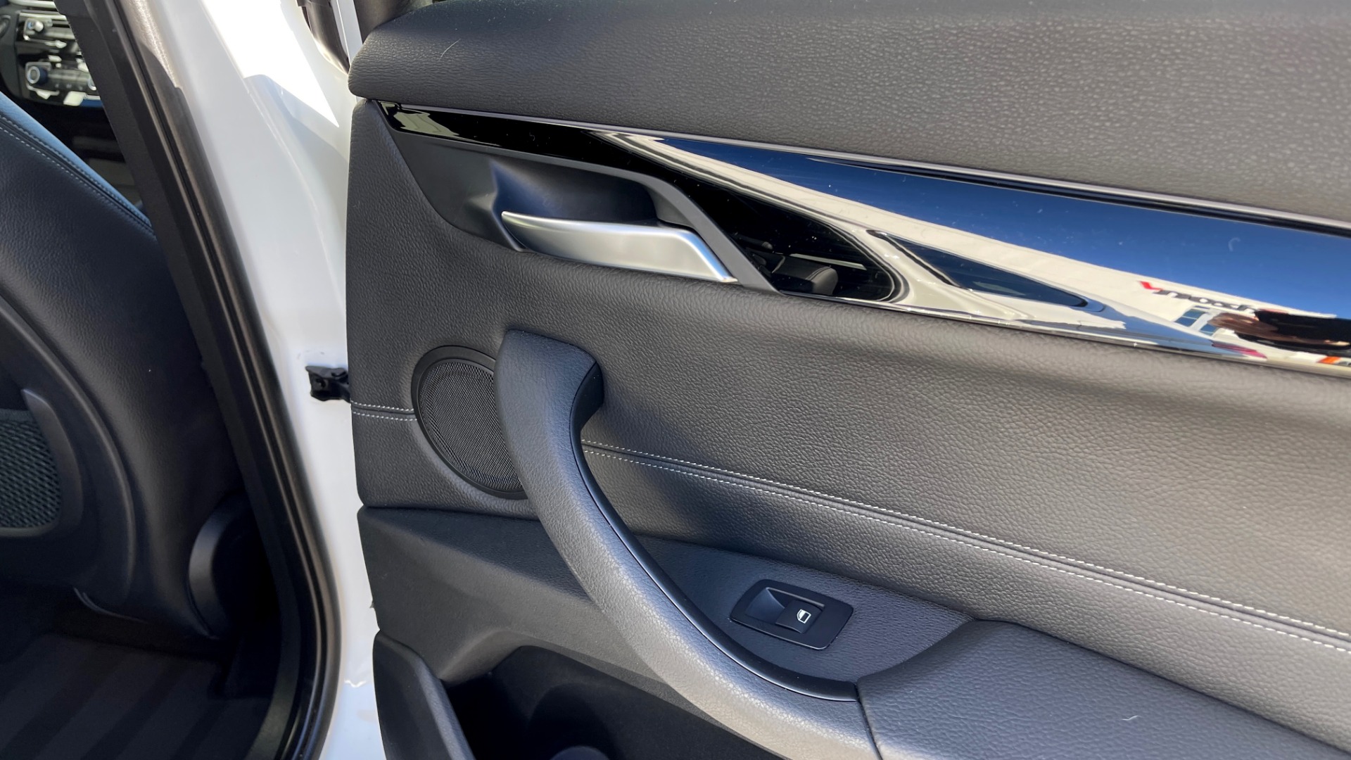 Used 2018 BMW X1 XDRIVE28I / CONV PKG / PANO-ROOF / PARK ASST / REARVIEW for sale $31,995 at Formula Imports in Charlotte NC 28227 50