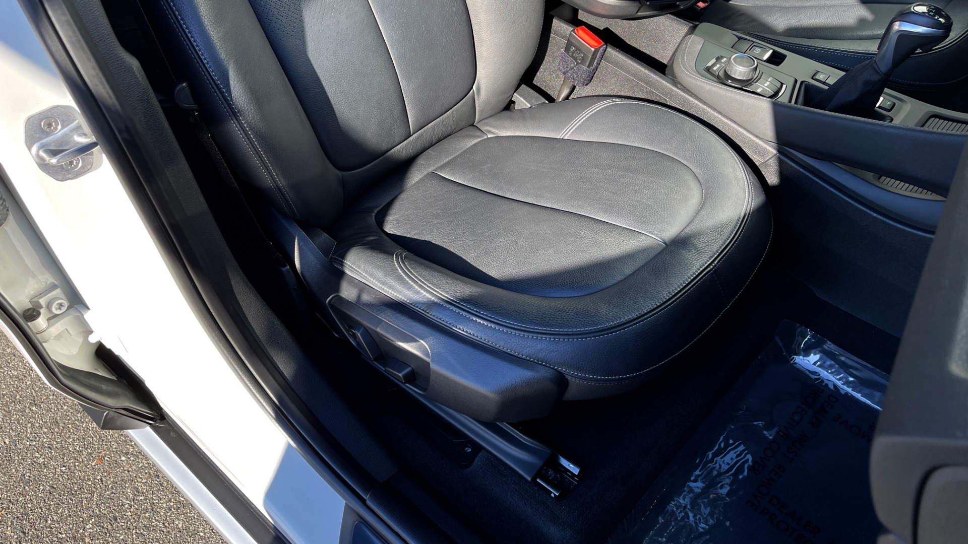 Used 2018 BMW X1 XDRIVE28I / CONV PKG / PANO-ROOF / PARK ASST / REARVIEW for sale $31,995 at Formula Imports in Charlotte NC 28227 57