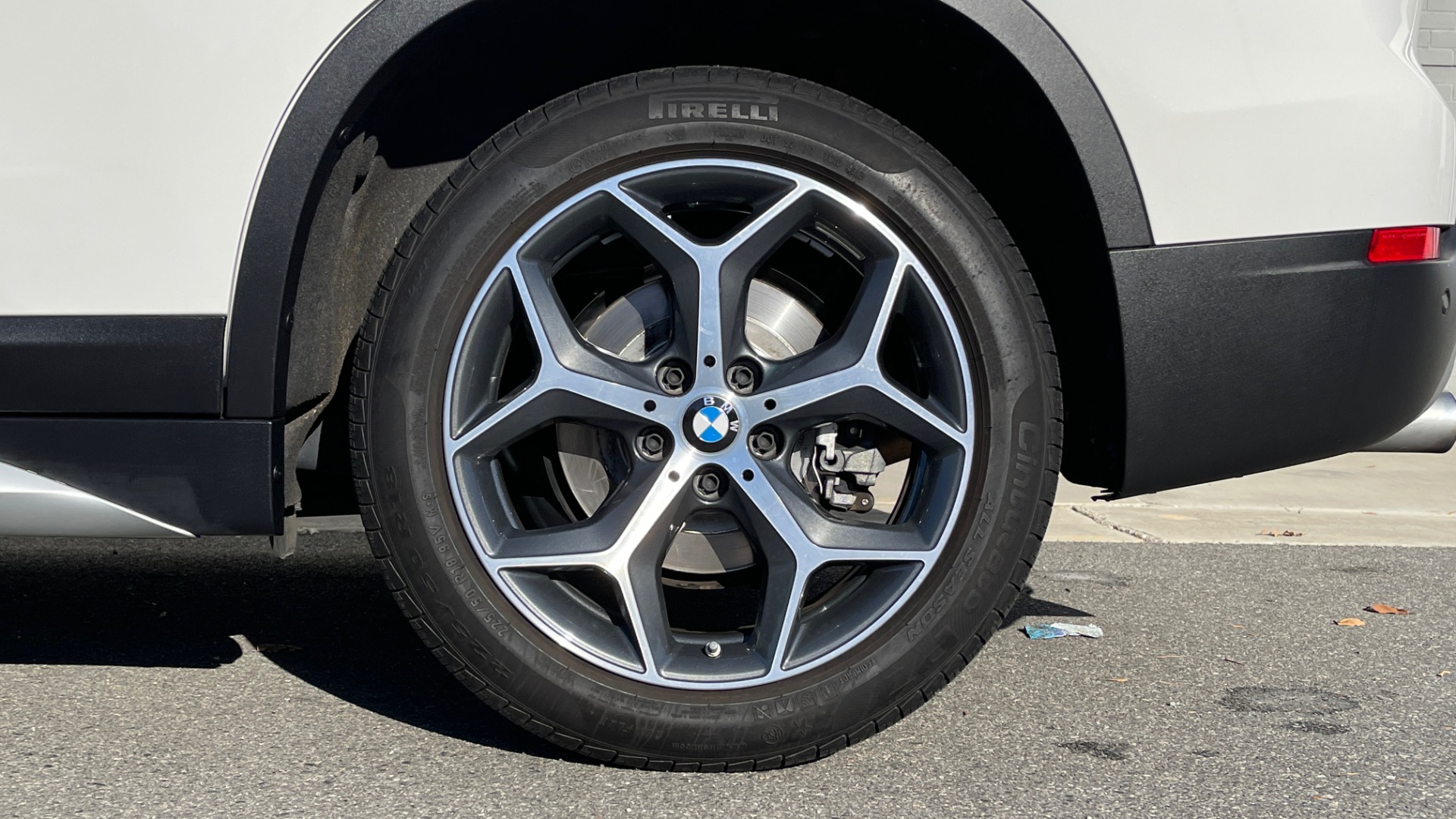 Used 2018 BMW X1 XDRIVE28I / CONV PKG / PANO-ROOF / PARK ASST / REARVIEW for sale $31,995 at Formula Imports in Charlotte NC 28227 59