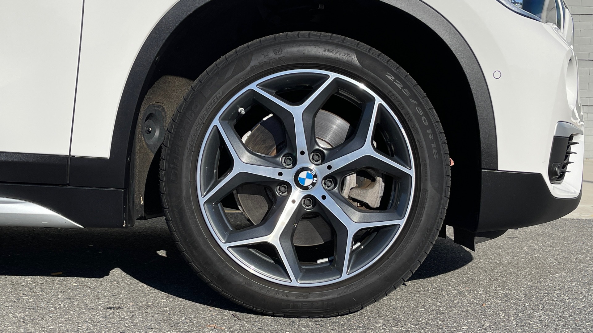 Used 2018 BMW X1 XDRIVE28I / CONV PKG / PANO-ROOF / PARK ASST / REARVIEW for sale $31,995 at Formula Imports in Charlotte NC 28227 61