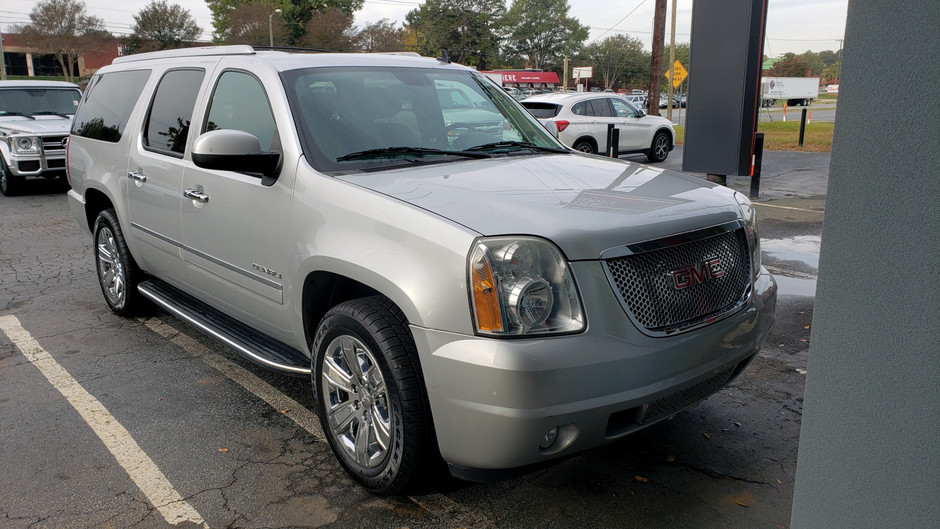 Used 2014 GMC YUKON XL DENALI / 5.3L V8 / AWD / NAV / BOSE / SUNROOF / 3-ROW / REARVIEW for sale Sold at Formula Imports in Charlotte NC 28227 6