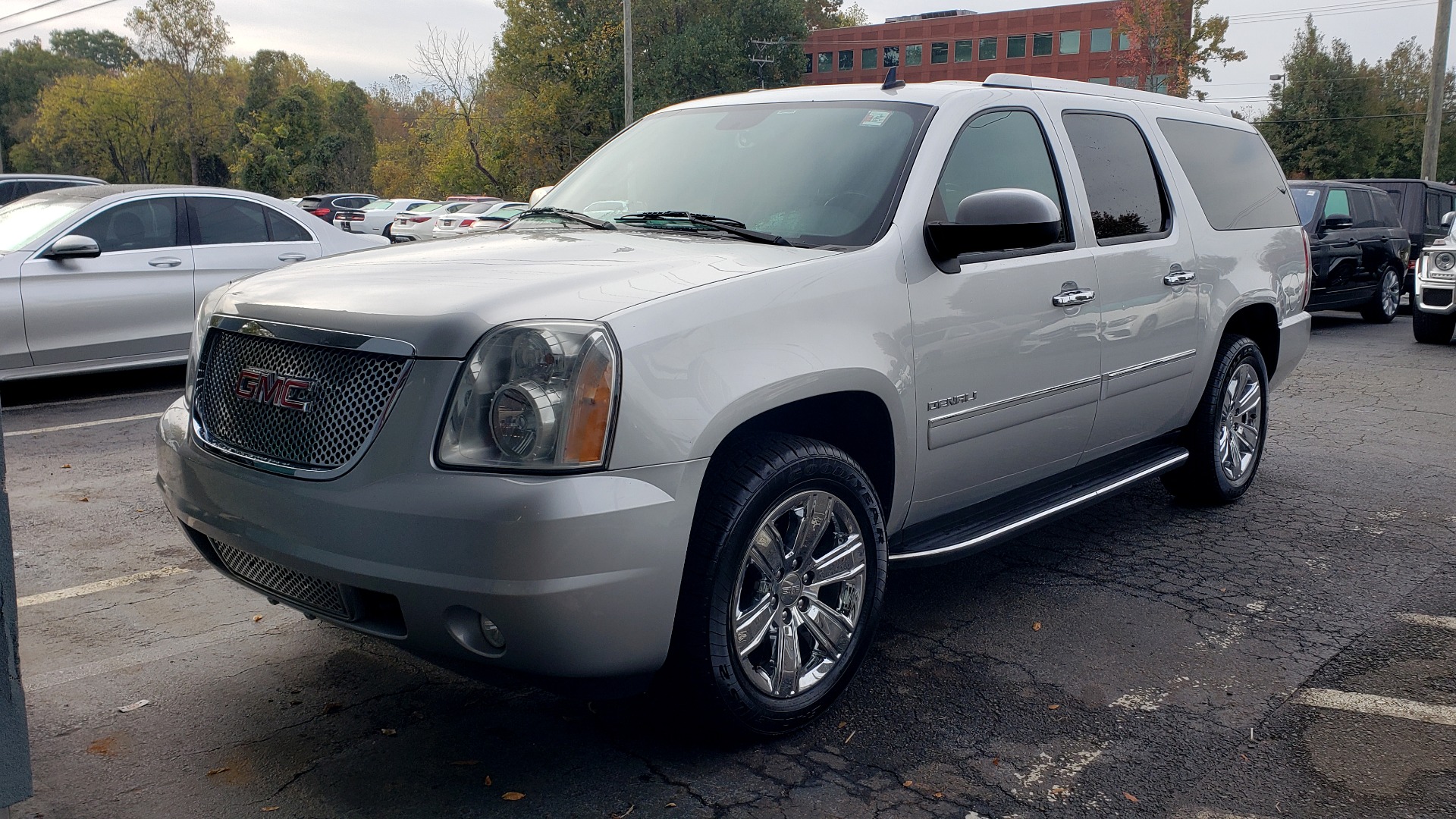 Used 2014 GMC YUKON XL DENALI / 5.3L V8 / AWD / NAV / BOSE / SUNROOF / 3-ROW / REARVIEW for sale Sold at Formula Imports in Charlotte NC 28227 1