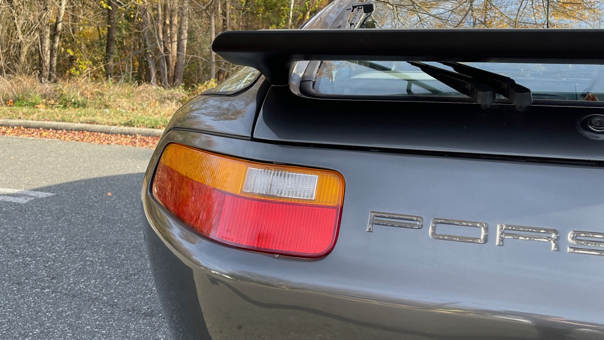 Used 1990 Porsche 928 GT COUPE / 5.0L V8 / 5-SPD MANUAL / LOW MILES for sale Sold at Formula Imports in Charlotte NC 28227 29