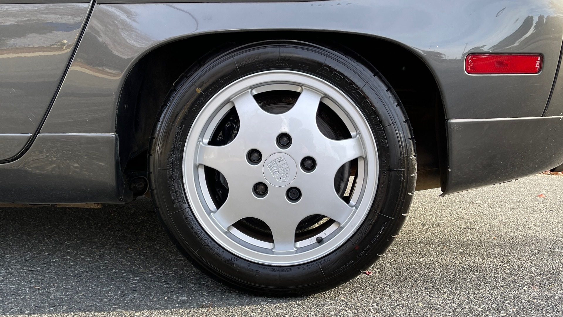 Used 1990 Porsche 928 GT COUPE / 5.0L V8 / 5-SPD MANUAL / LOW MILES for sale Sold at Formula Imports in Charlotte NC 28227 72