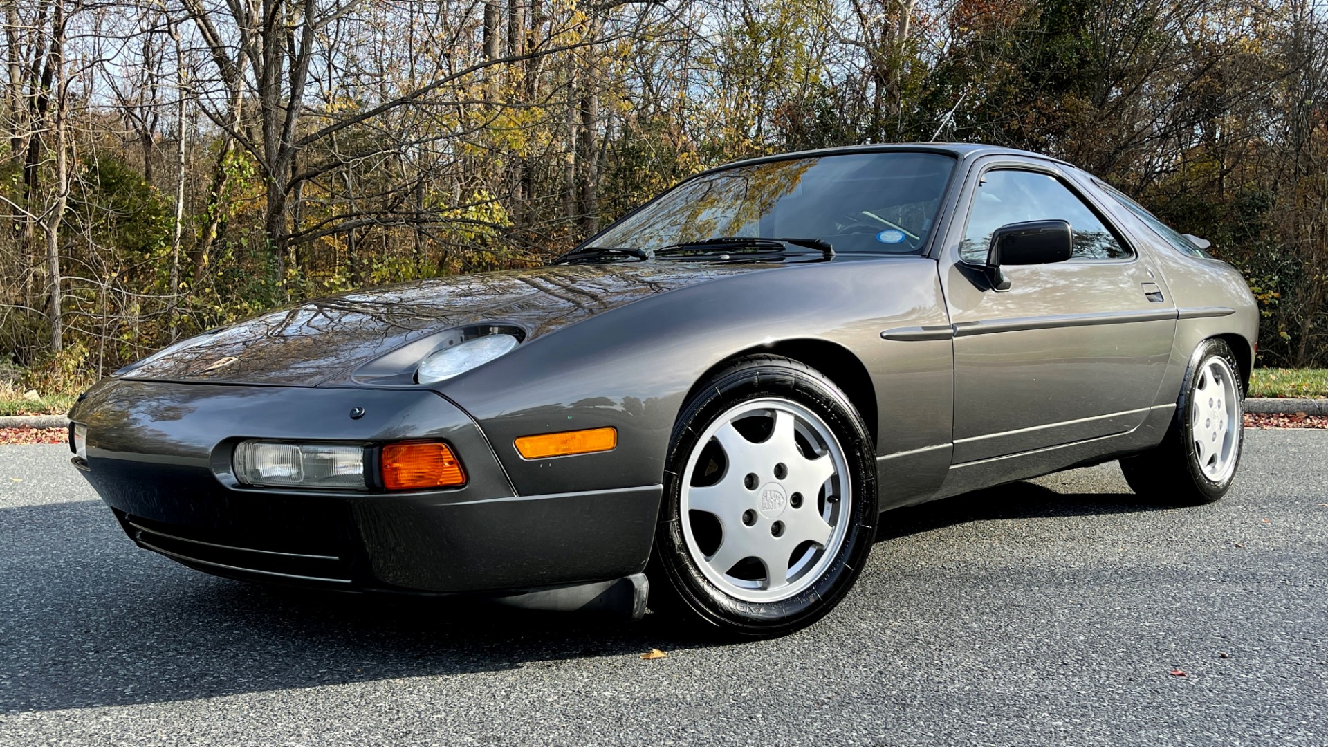 Used 1990 Porsche 928 GT COUPE / 5.0L V8 / 5-SPD MANUAL / LOW MILES for sale $43,999 at Formula Imports in Charlotte NC 28227 1