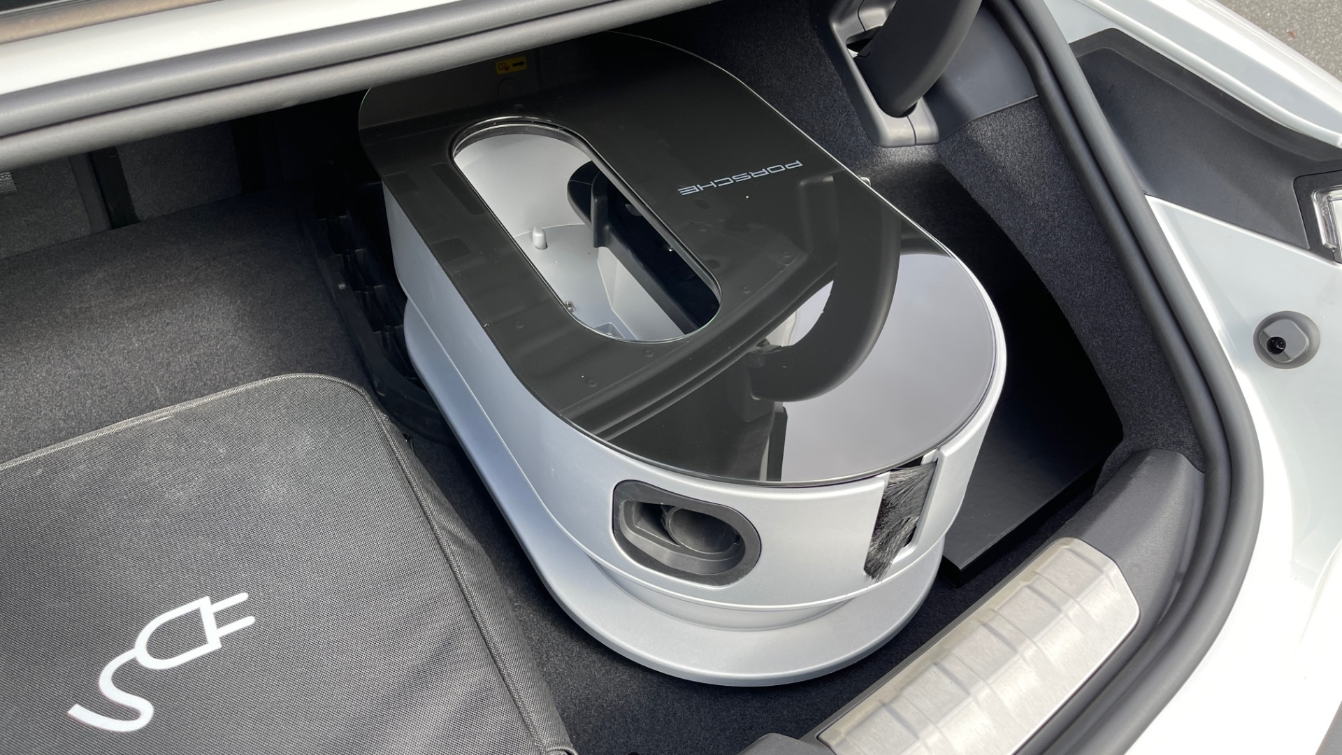 Used 2020 Porsche TAYCAN TURBO SEDAN / AWD / NAV / BOSE / PANO-ROOF / LCA / SURROUND VIEW for sale $162,995 at Formula Imports in Charlotte NC 28227 22