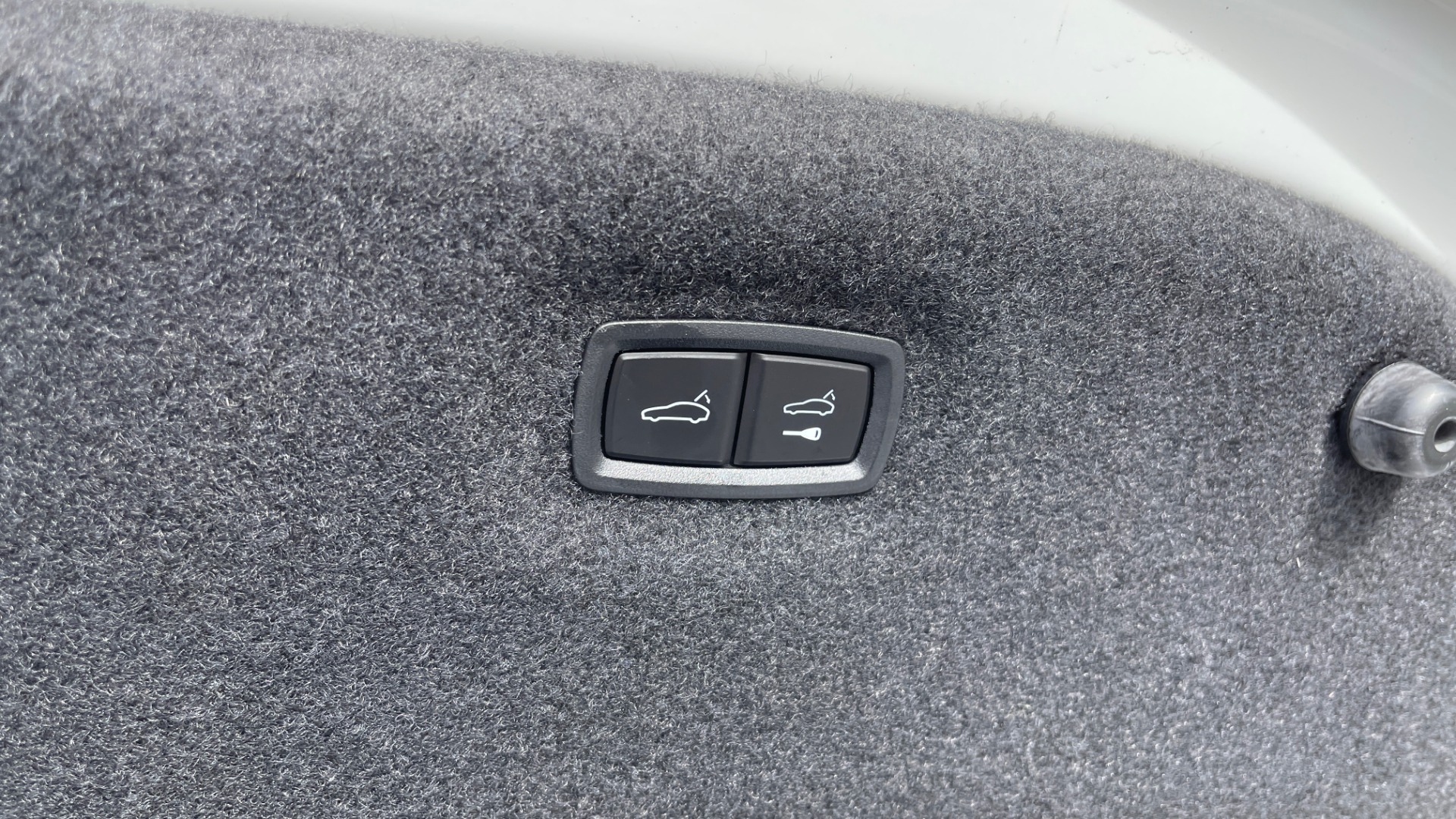 Used 2020 Porsche TAYCAN TURBO SEDAN / AWD / NAV / BOSE / PANO-ROOF / LCA / SURROUND VIEW for sale $162,995 at Formula Imports in Charlotte NC 28227 27
