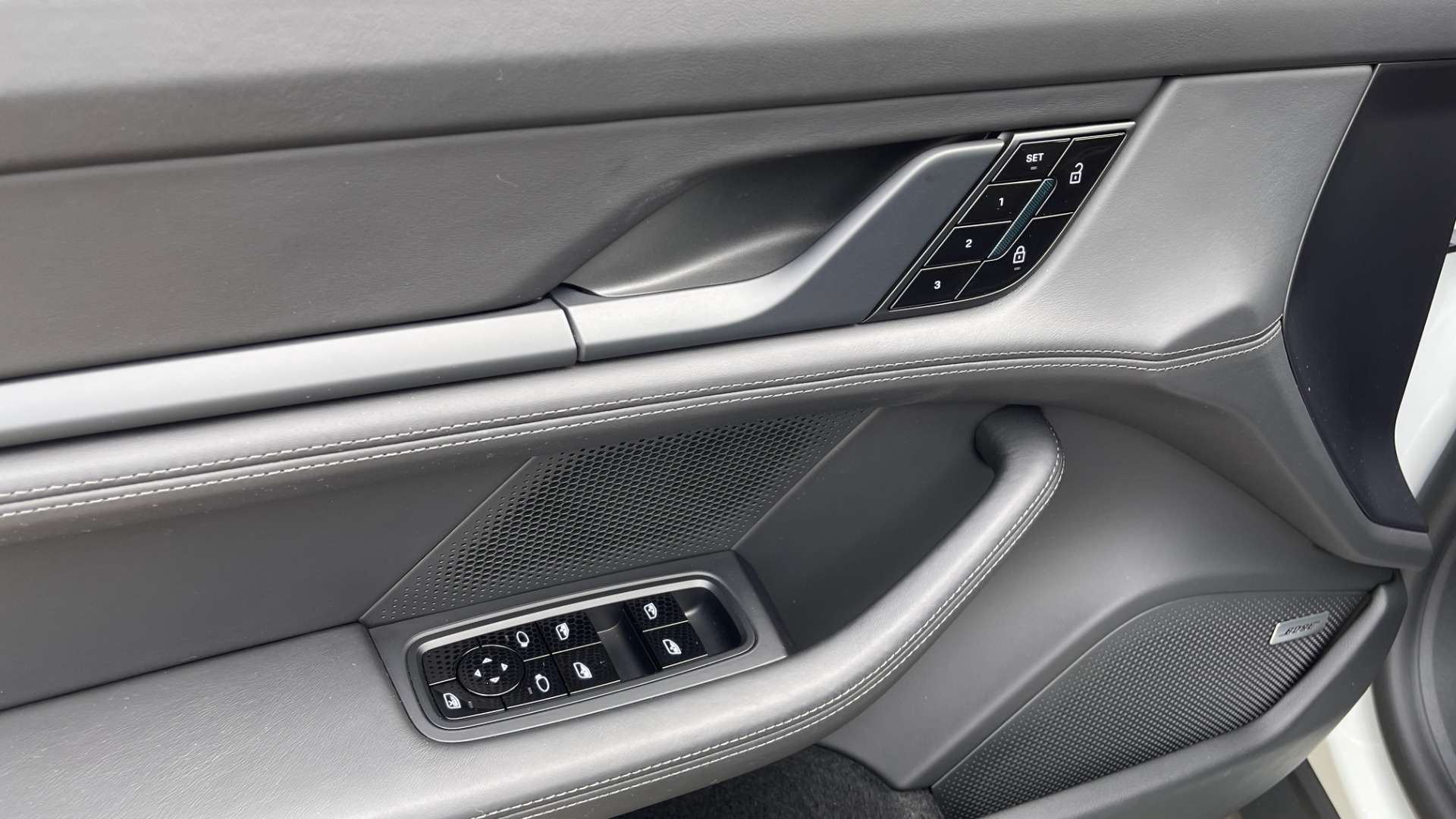 Used 2020 Porsche TAYCAN TURBO SEDAN / AWD / NAV / BOSE / PANO-ROOF / LCA / SURROUND VIEW for sale $162,995 at Formula Imports in Charlotte NC 28227 33