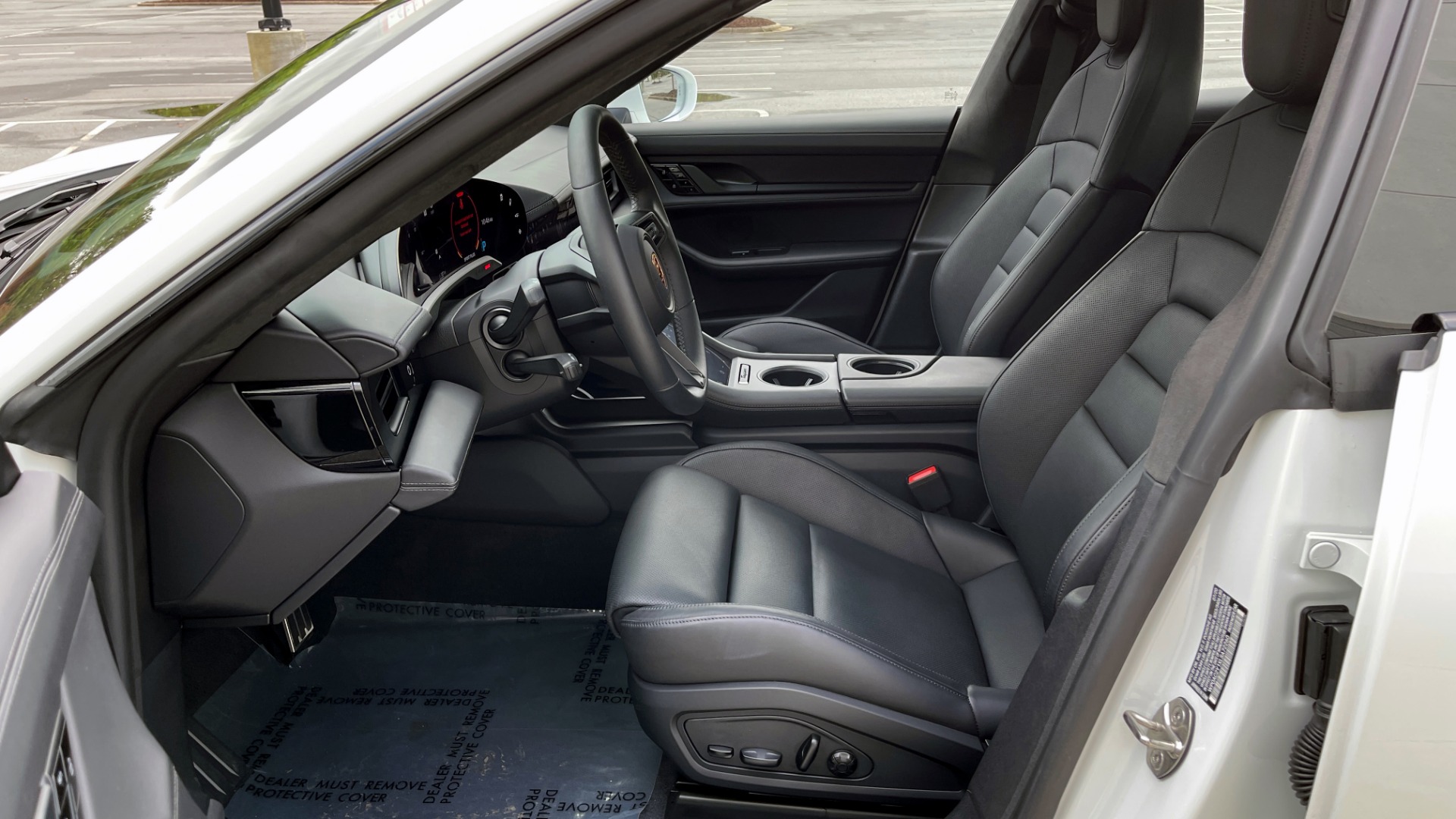 Used 2020 Porsche TAYCAN TURBO SEDAN / AWD / NAV / BOSE / PANO-ROOF / LCA / SURROUND VIEW for sale $162,995 at Formula Imports in Charlotte NC 28227 37