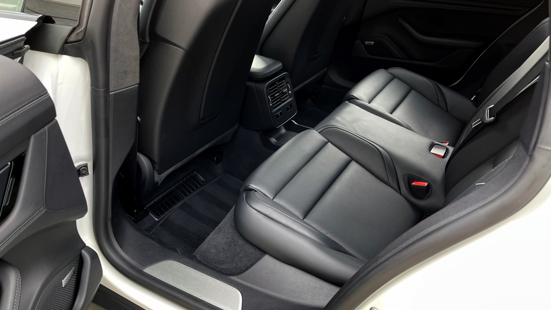 Used 2020 Porsche TAYCAN TURBO SEDAN / AWD / NAV / BOSE / PANO-ROOF / LCA / SURROUND VIEW for sale $162,995 at Formula Imports in Charlotte NC 28227 57