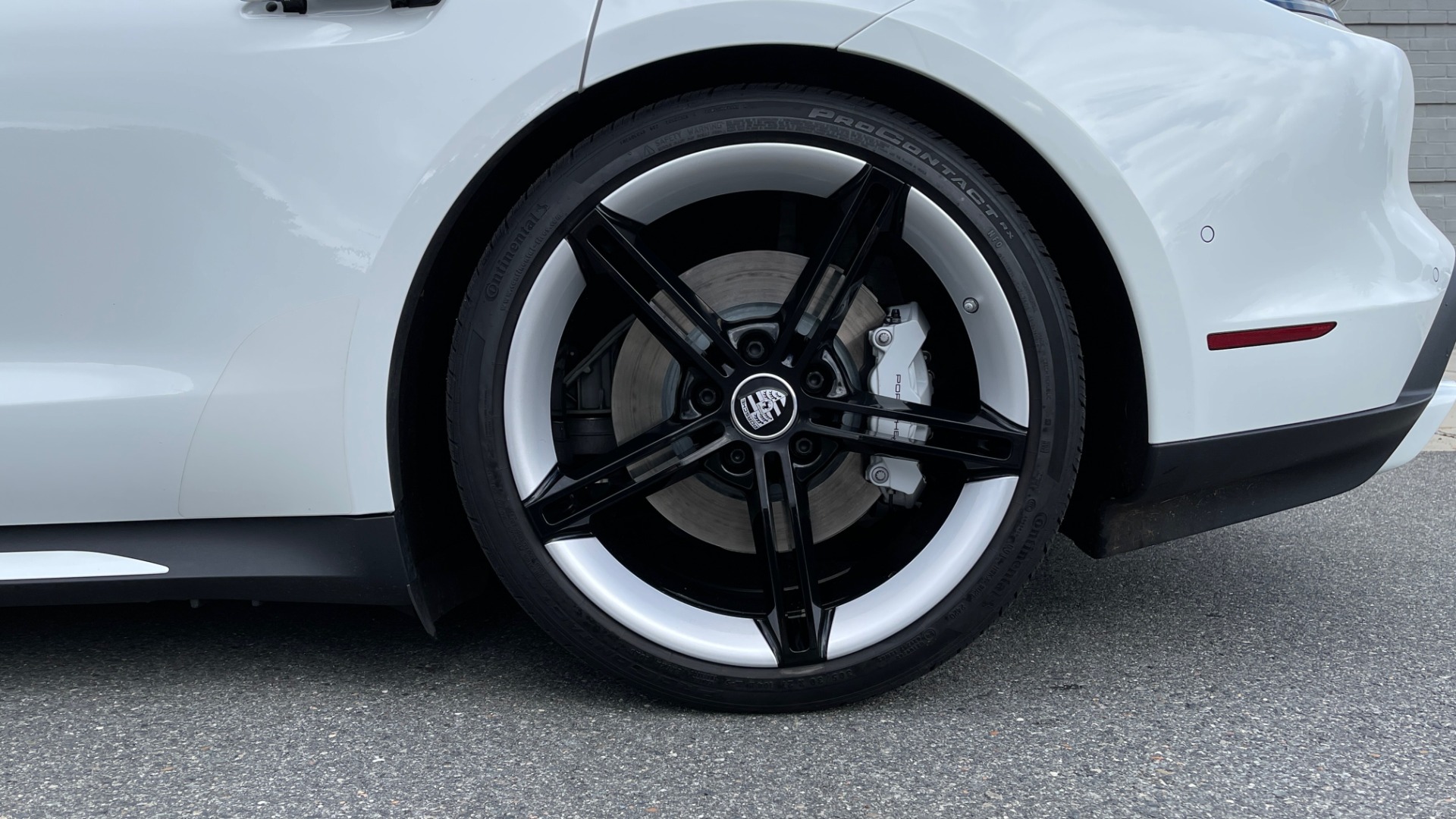 Used 2020 Porsche TAYCAN TURBO SEDAN / AWD / NAV / BOSE / PANO-ROOF / LCA / SURROUND VIEW for sale $162,995 at Formula Imports in Charlotte NC 28227 73